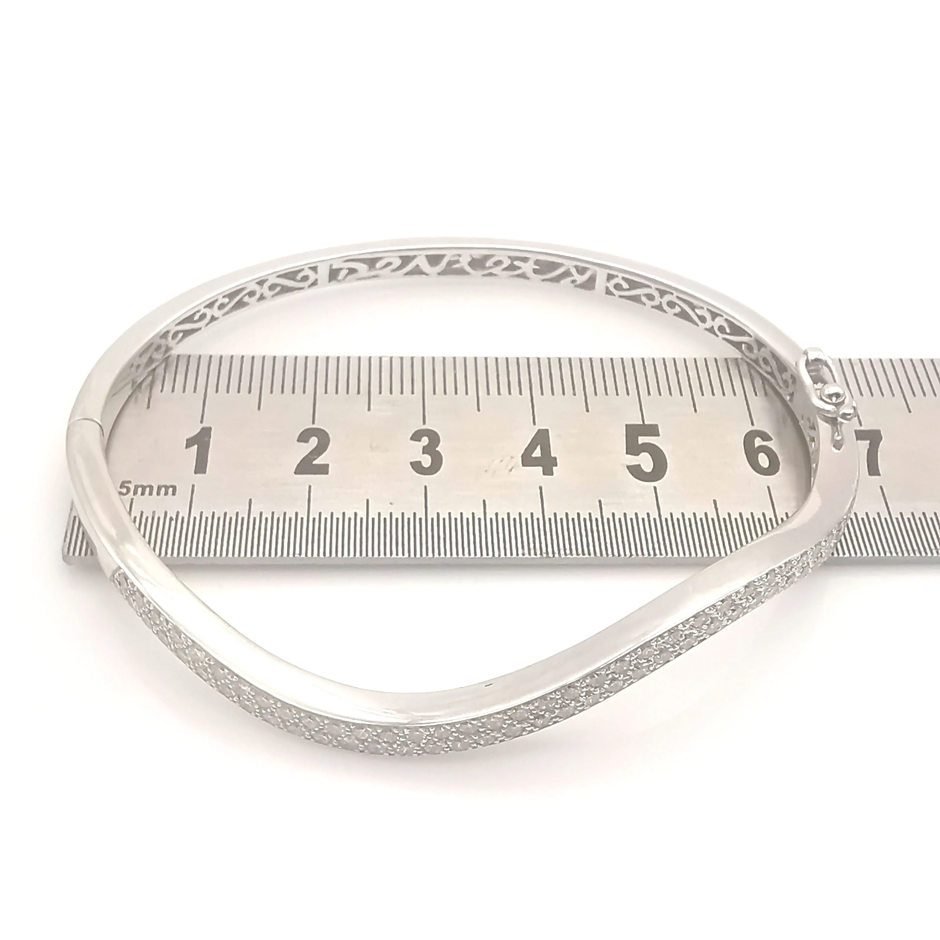 Bracelet en or blanc et diamants sold by 58 Facettes product image thumbnail 3