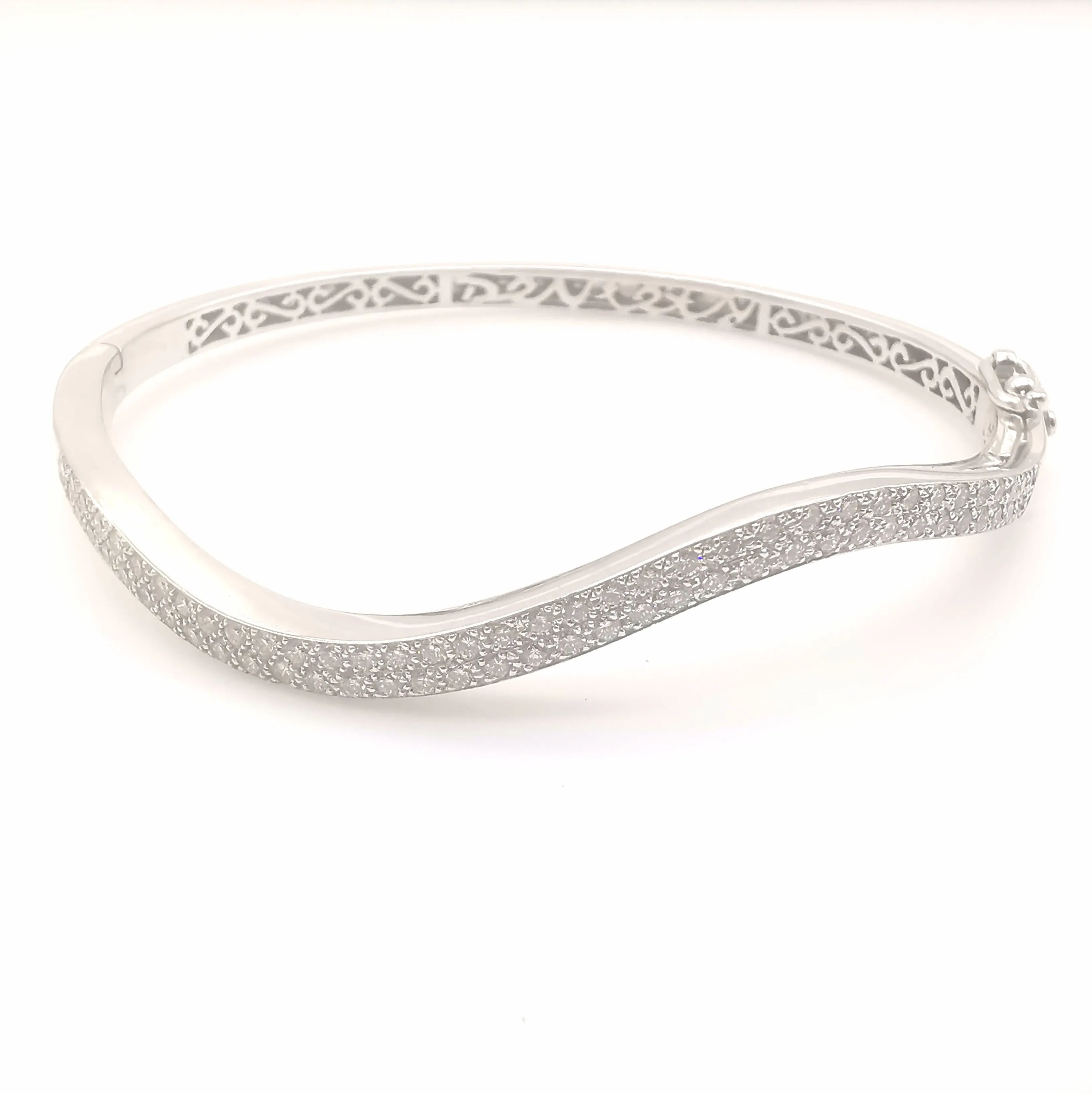 Bracelet en or blanc et diamants sold by 58 Facettes