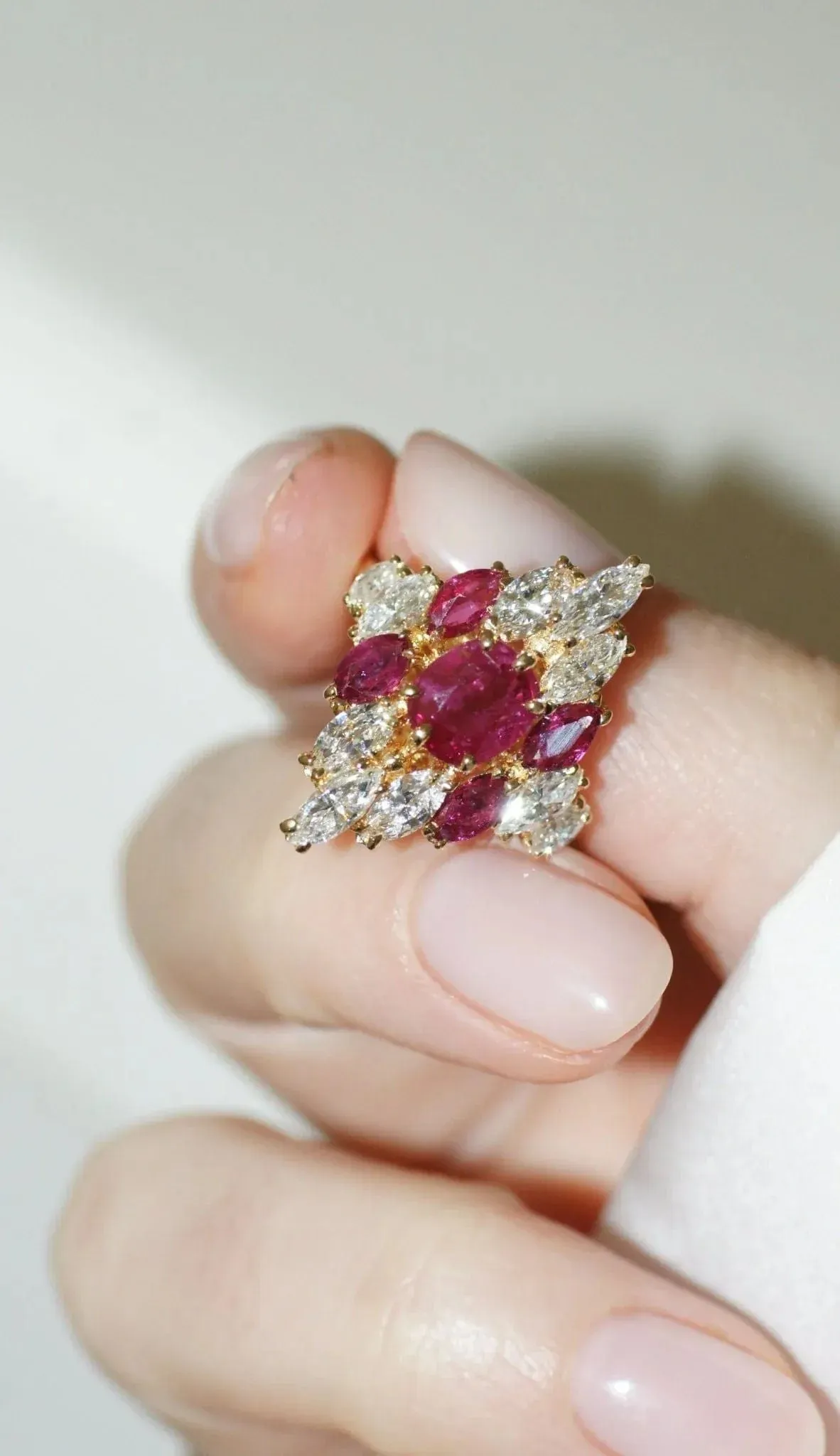 Bague fil marquise Or jaune Rubis Diamants sold by 58 Facettes product image thumbnail 4