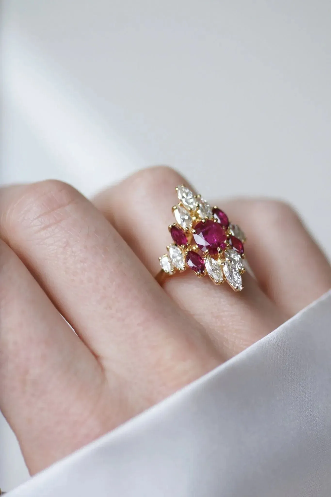Bague fil marquise Or jaune Rubis Diamants sold by 58 Facettes product image thumbnail 2