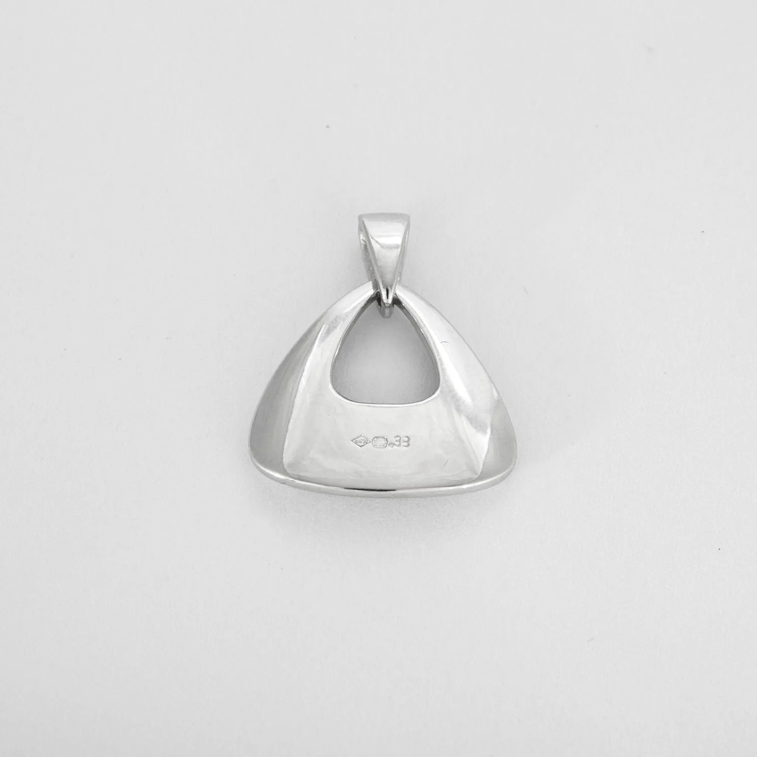 Pendentif or blanc pavé de diamants sold by 58 Facettes product image thumbnail 3