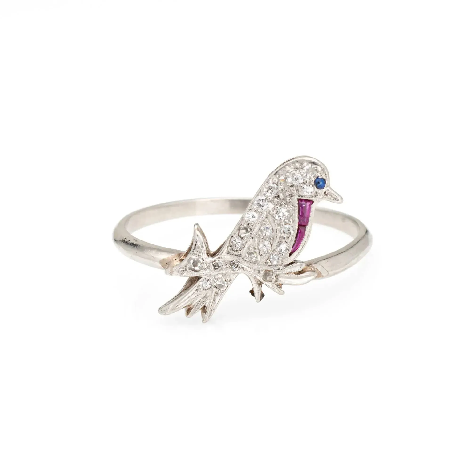 Bague Art déco oiseau vintage en platine, diamants, saphir et rubis sold by 58 Facettes
