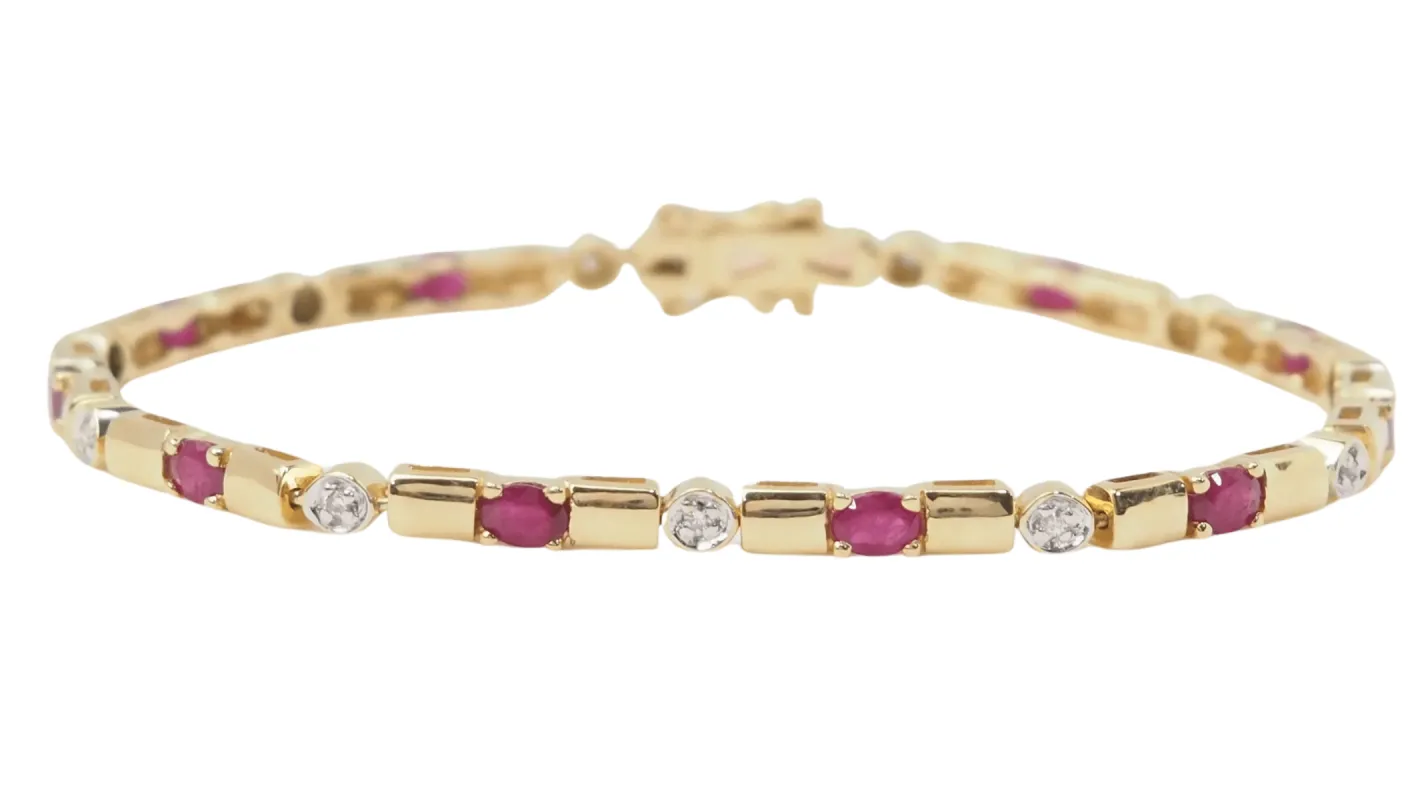 Bracelet en or jaune, rubis et diamants sold by 58 Facettes