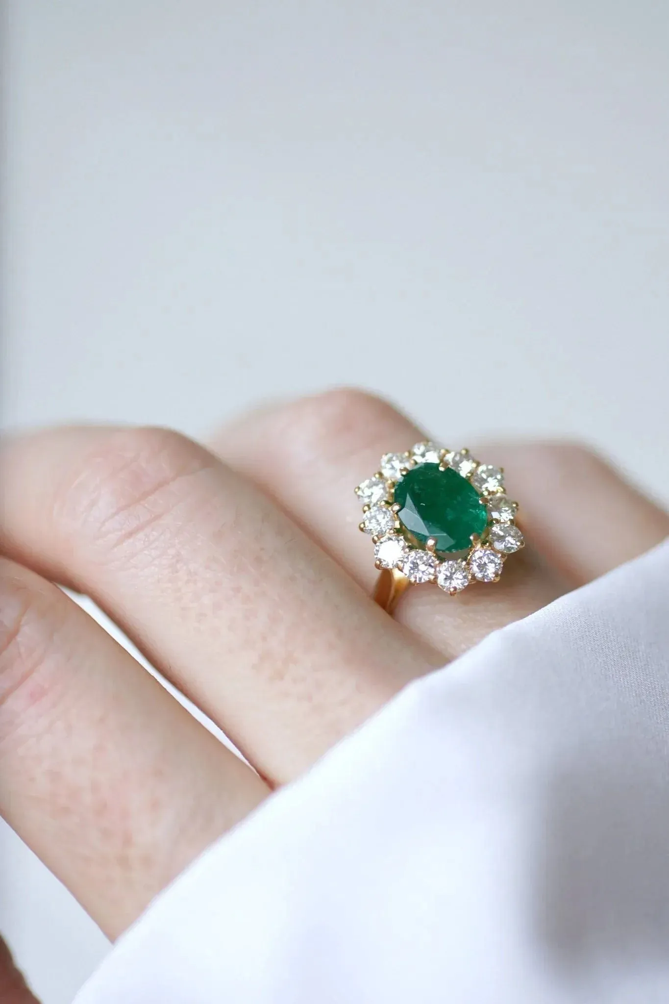 Bague marguerite émeraude 2,00 Cts et diamants sold by 58 Facettes product image thumbnail 2