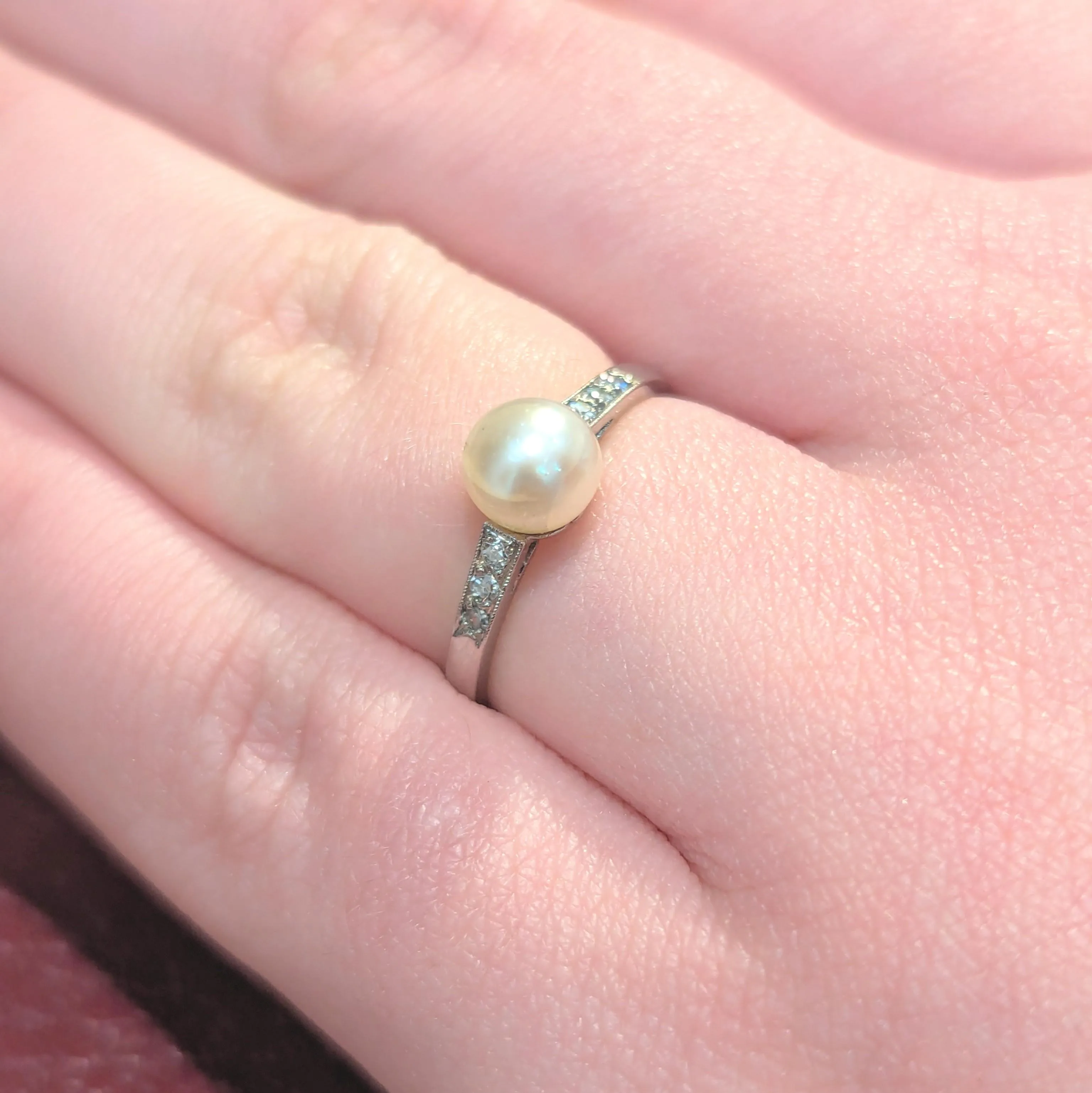 Bague or blanc diamants et perle sold by 58 Facettes product image thumbnail 3