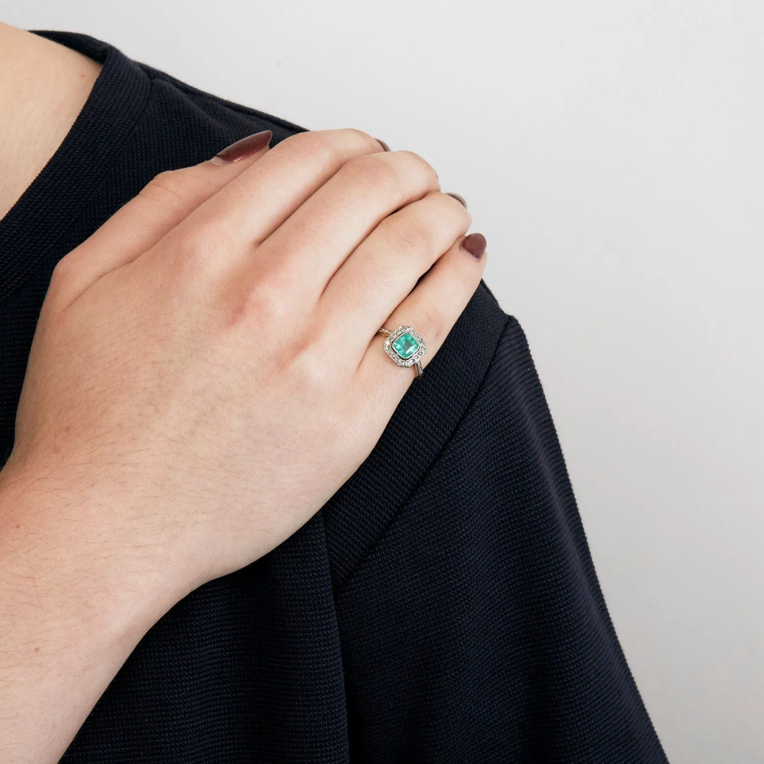 Bague Art Déco Or & Emeraude sold by 58 Facettes product image thumbnail 2