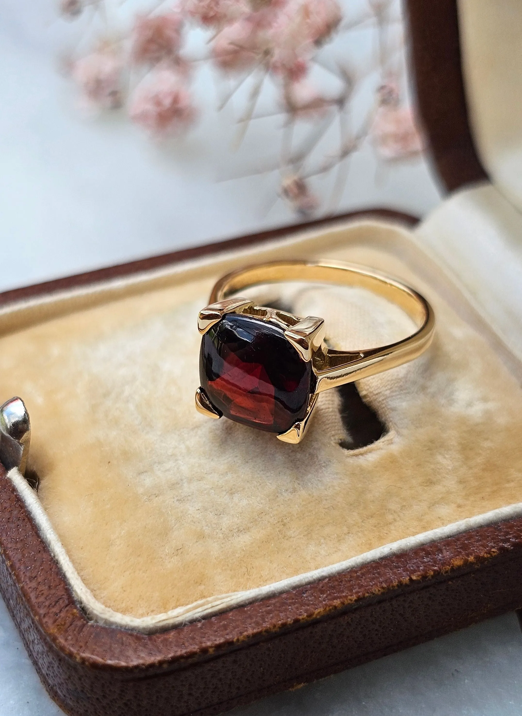 Bague or jaune grenat sold by 58 Facettes product image thumbnail 5