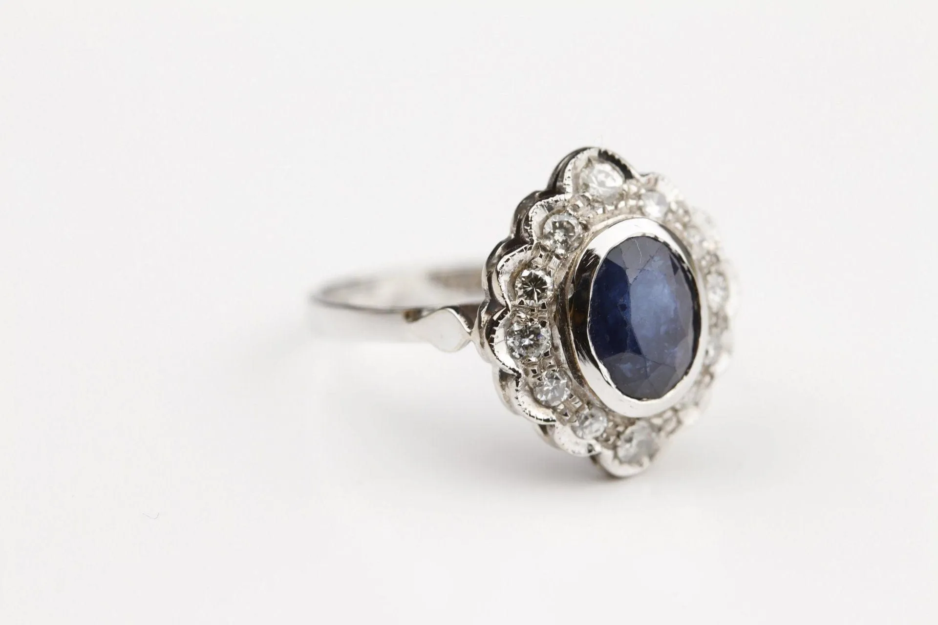 Bague Marguerite Or blanc Saphir Diamants sold by 58 Facettes product image thumbnail 5