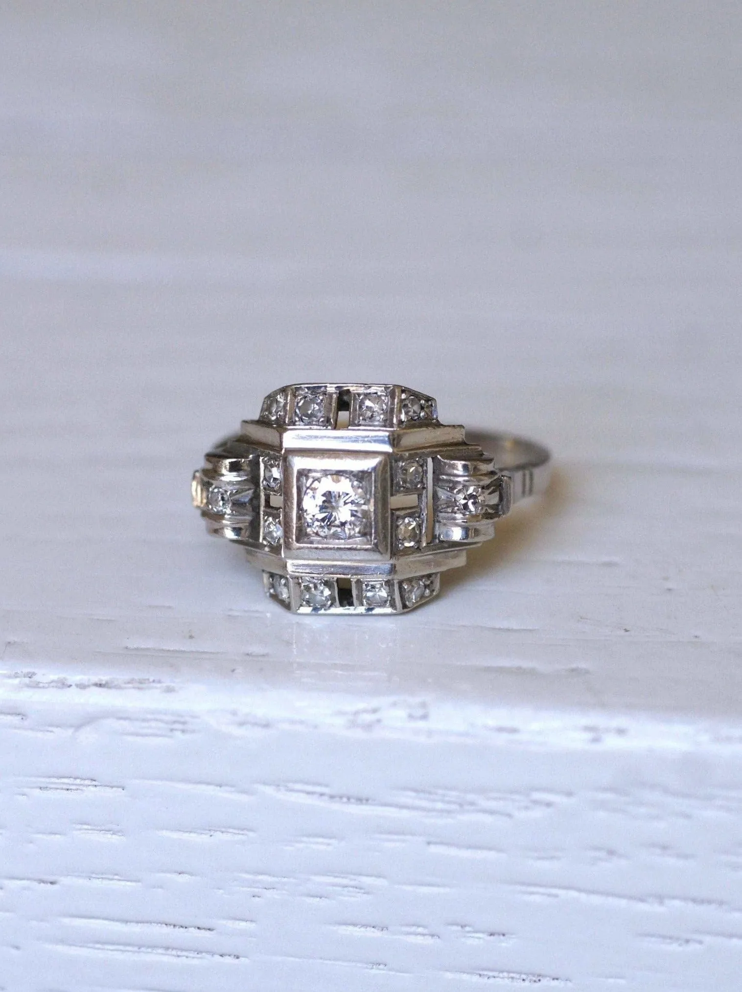 Bague Art Déco platine et diamants sold by 58 Facettes product image thumbnail 2