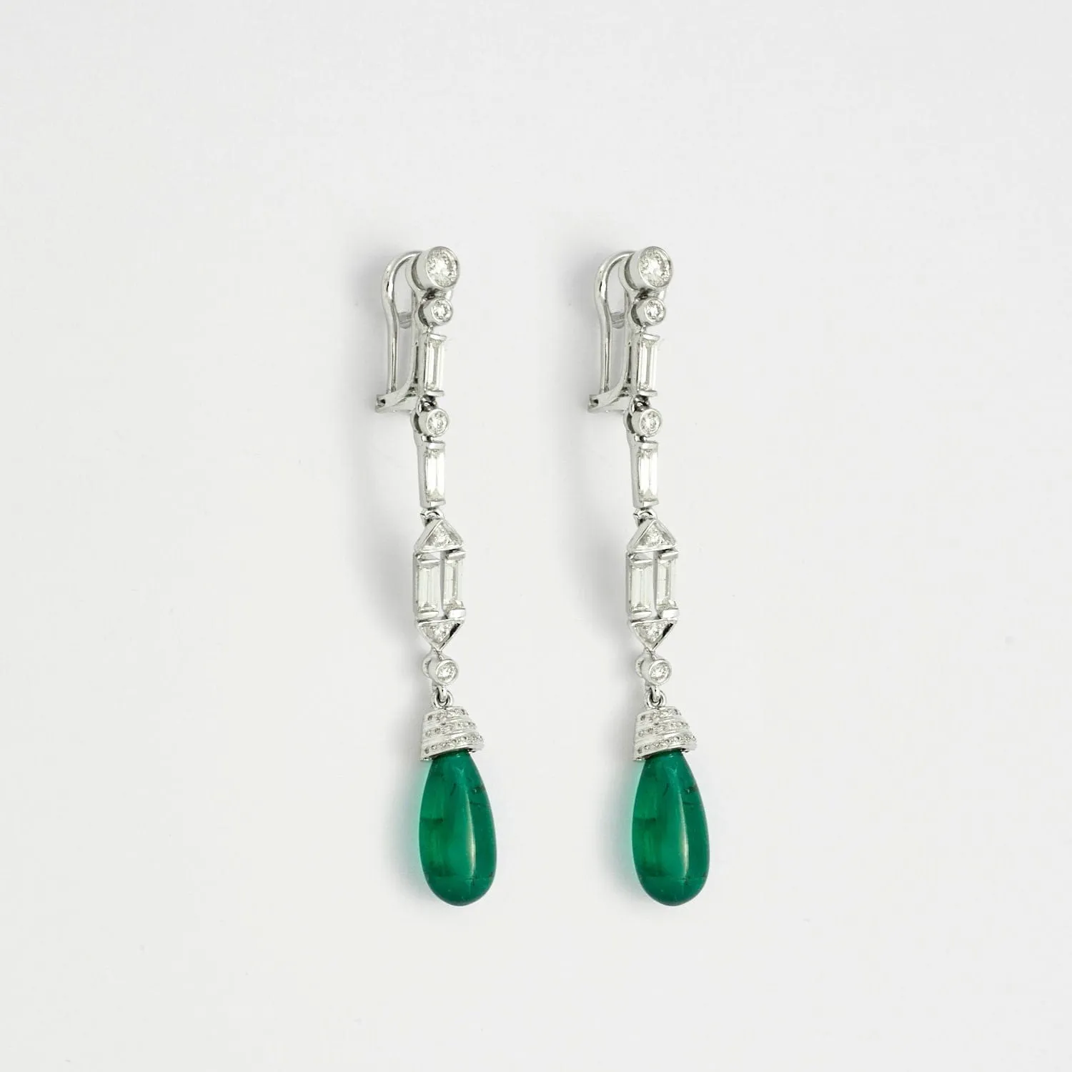 Boucles d'oreilles vintage pendantes diamants et émeraudes gouttes sold by 58 Facettes product image thumbnail 5