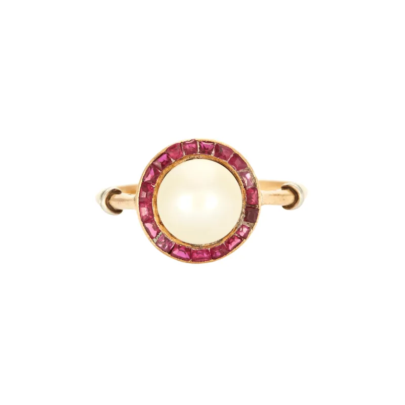 Bague en or jaune mabé et rubis calibrés sold by 58 Facettes