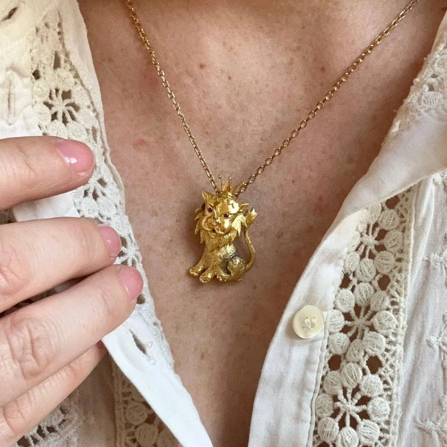 Pendentif Roi Lion Or jaune Rubis sold by 58 Facettes product image thumbnail 2