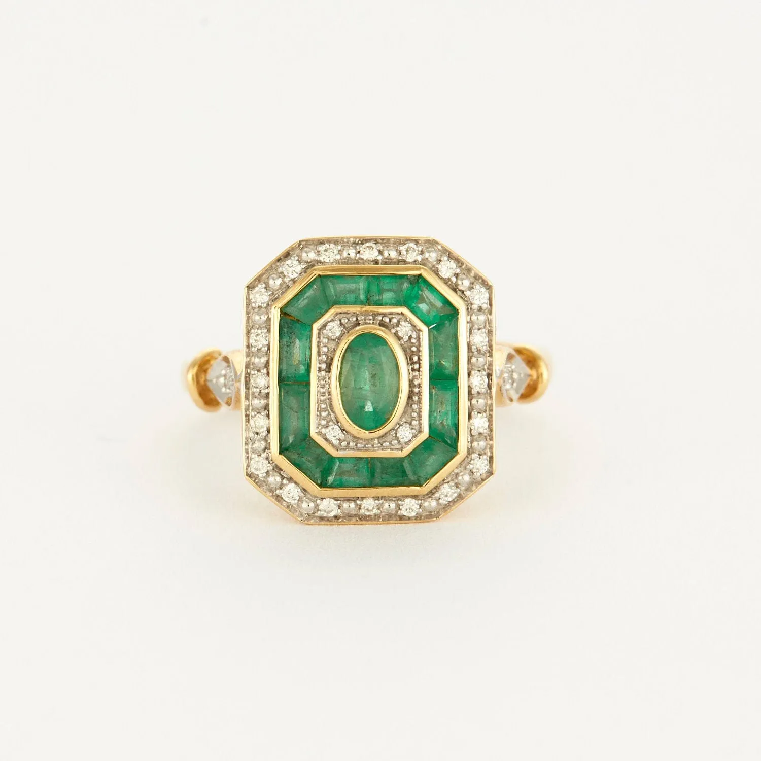 Bague style Art Déco émeraude diamants or jaune sold by 58 Facettes
