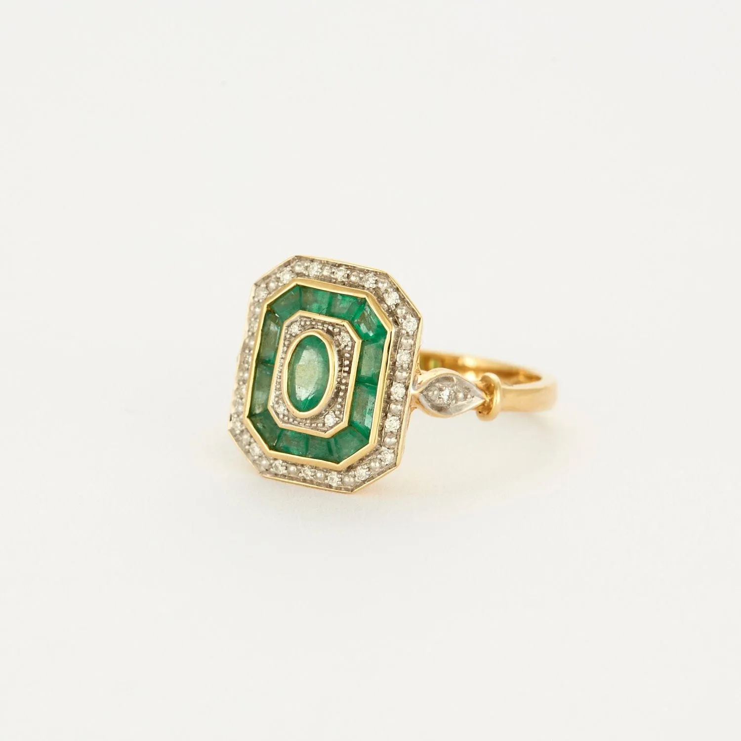 Bague style Art Déco émeraude diamants or jaune sold by 58 Facettes product image thumbnail 2