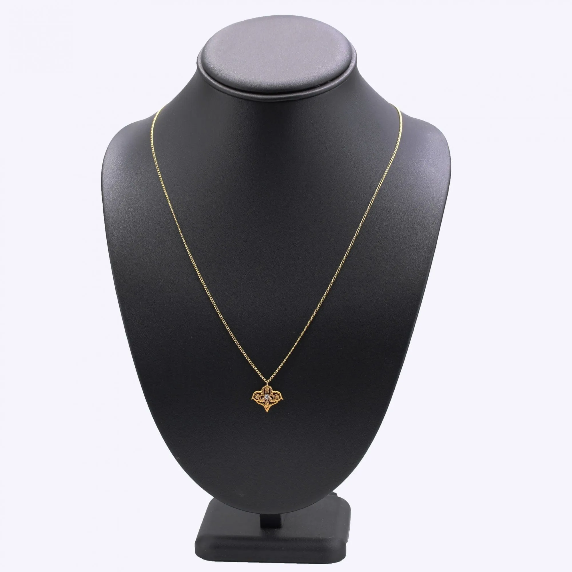 Chaine ancienne et son pendentif arabesques et diamants taillés en rose sold by 58 Facettes product image thumbnail 4