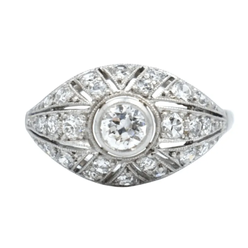 Bague Art déco en platine et diamants sold by 58 Facettes