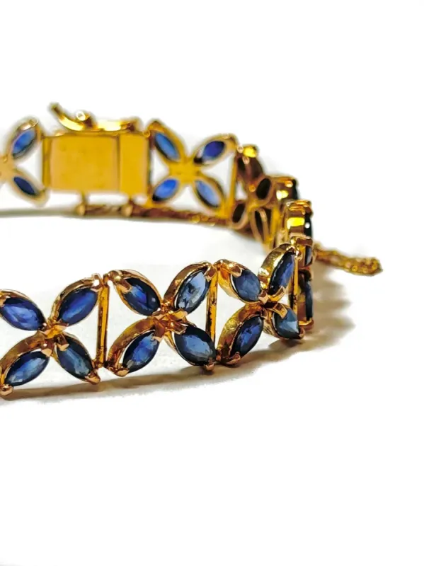 Bracelet rosaces de saphirs sold by 58 Facettes