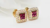 Boucles d'oreille en or jaune, rubis et diamants sold by 58 Facettes