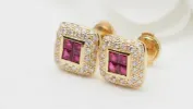 Boucles d'oreille en or jaune, rubis et diamants sold by 58 Facettes