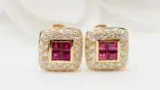 Boucles d'oreille en or jaune, rubis et diamants sold by 58 Facettes