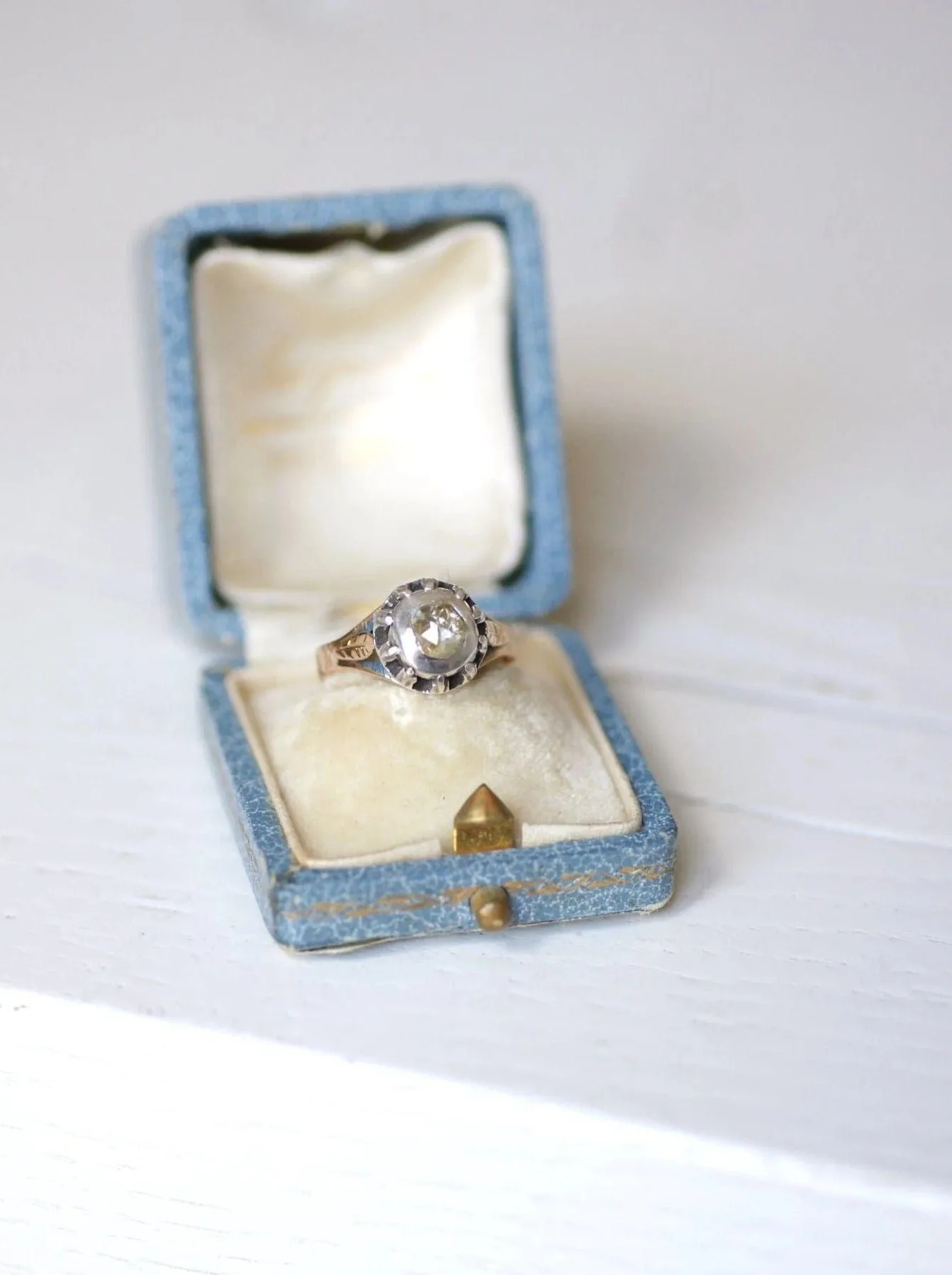 Bague ancienne solitaire diamant taille rose 0,60 Ct sold by 58 Facettes product image thumbnail 4