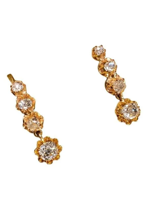 Boucle d’oreilles dormeuses anciennes, en or 18k et diamants sold by 58 Facettes