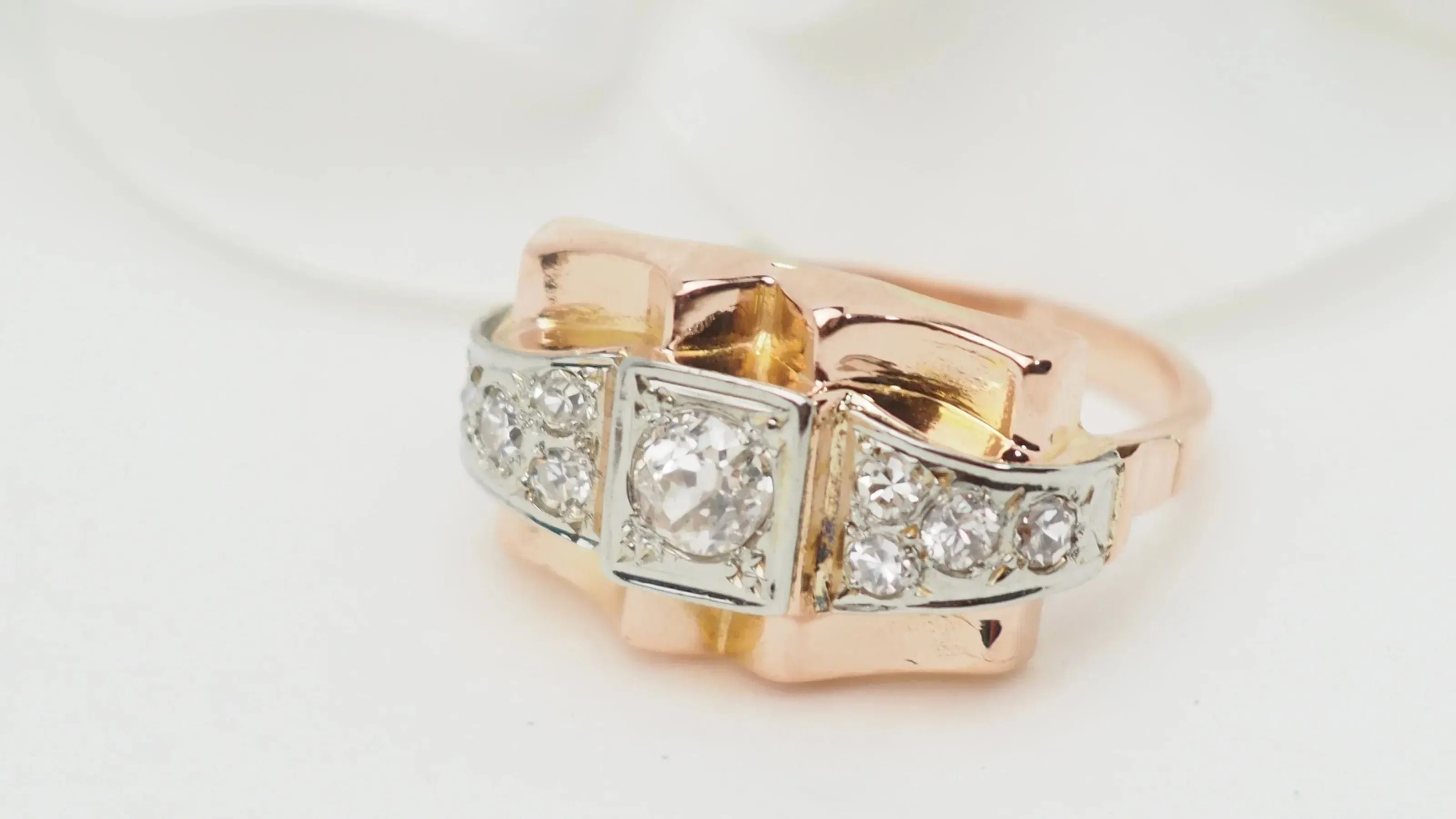Bague Tank en or rose et blanc, diamants sold by 58 Facettes product image thumbnail 5