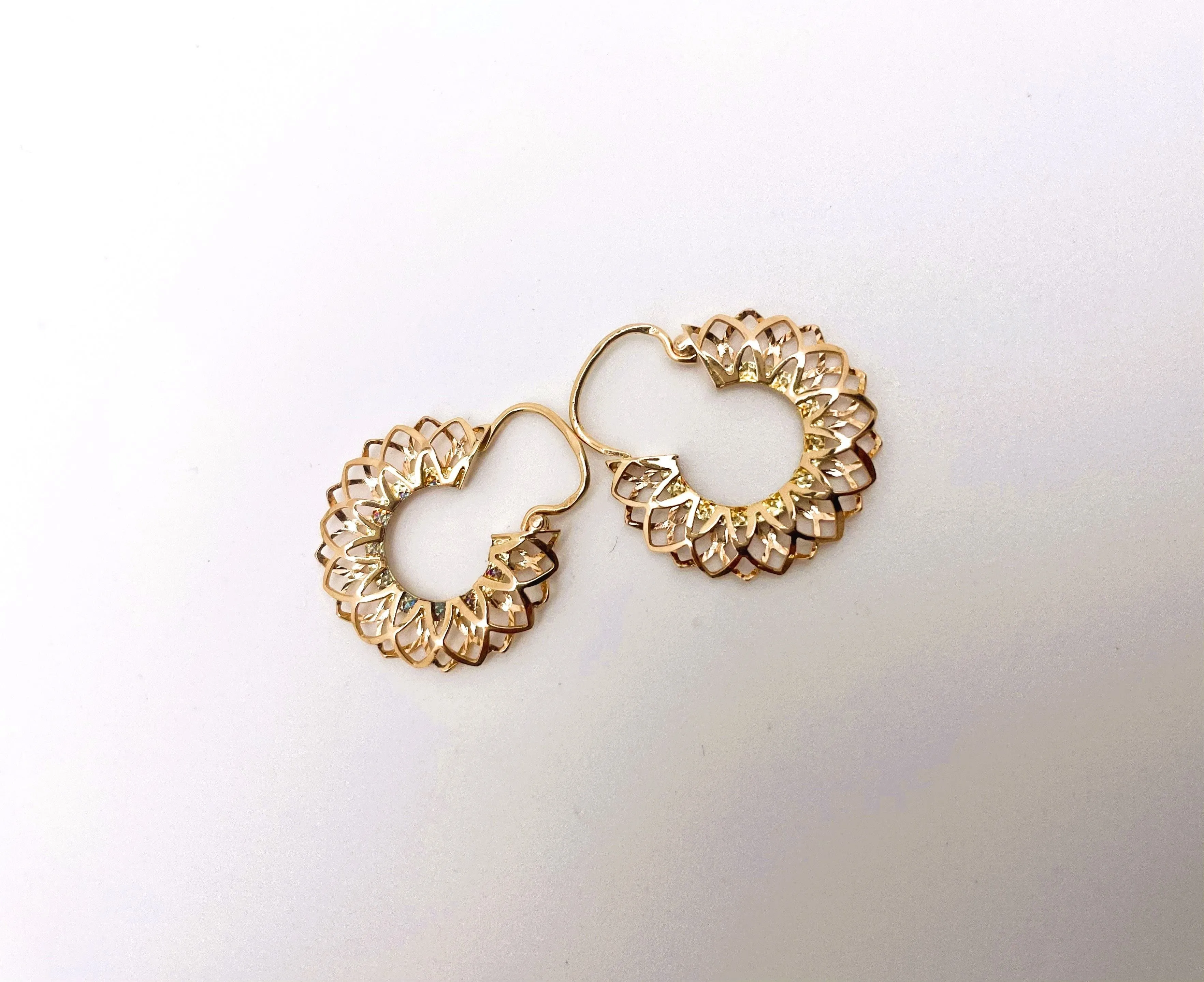 Boucles d'oreilles créoles anciennes or jaune sold by 58 Facettes product image thumbnail 5