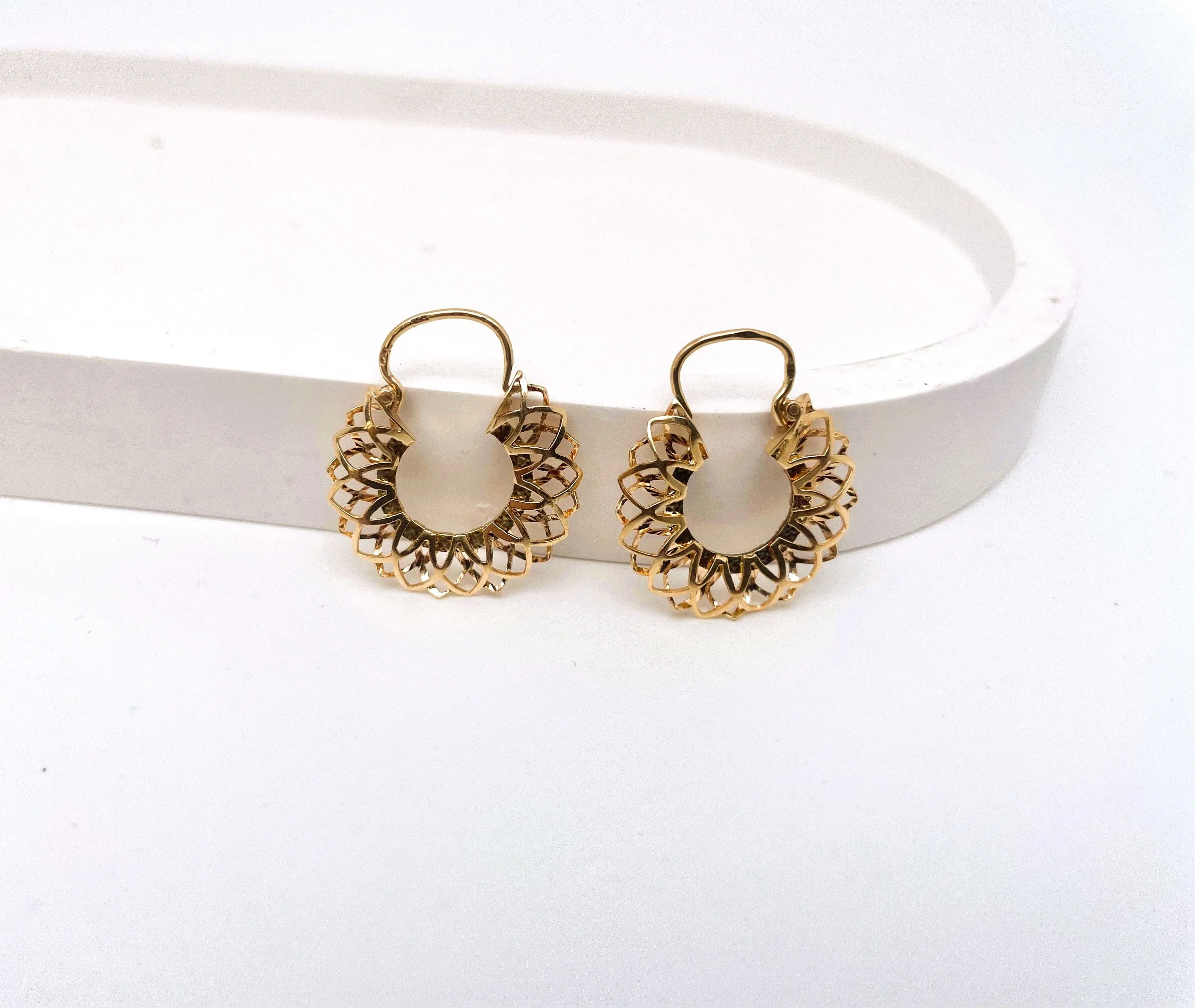 Boucles d'oreilles créoles anciennes or jaune sold by 58 Facettes product image thumbnail 4