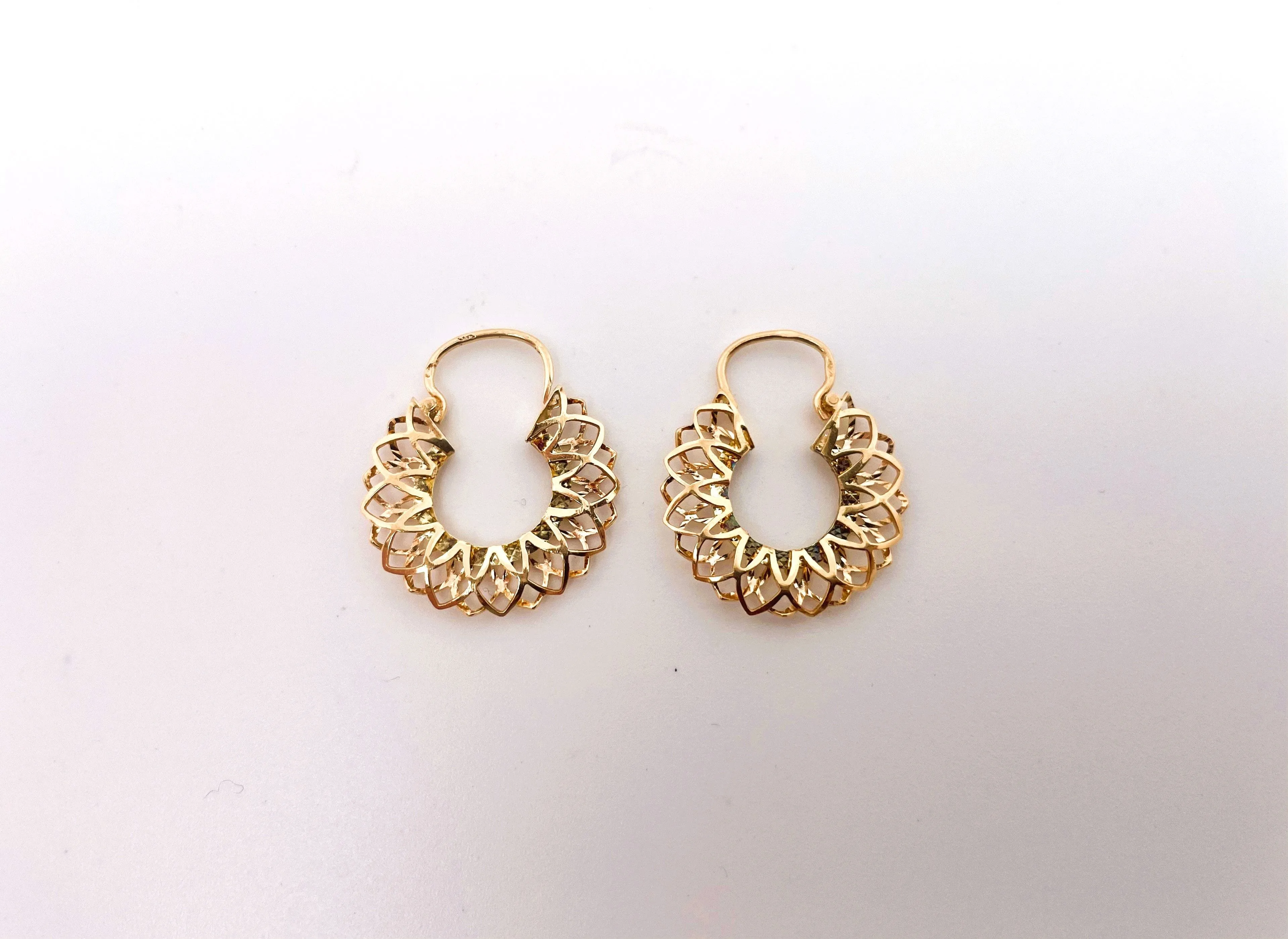 Boucles d'oreilles créoles anciennes or jaune sold by 58 Facettes
