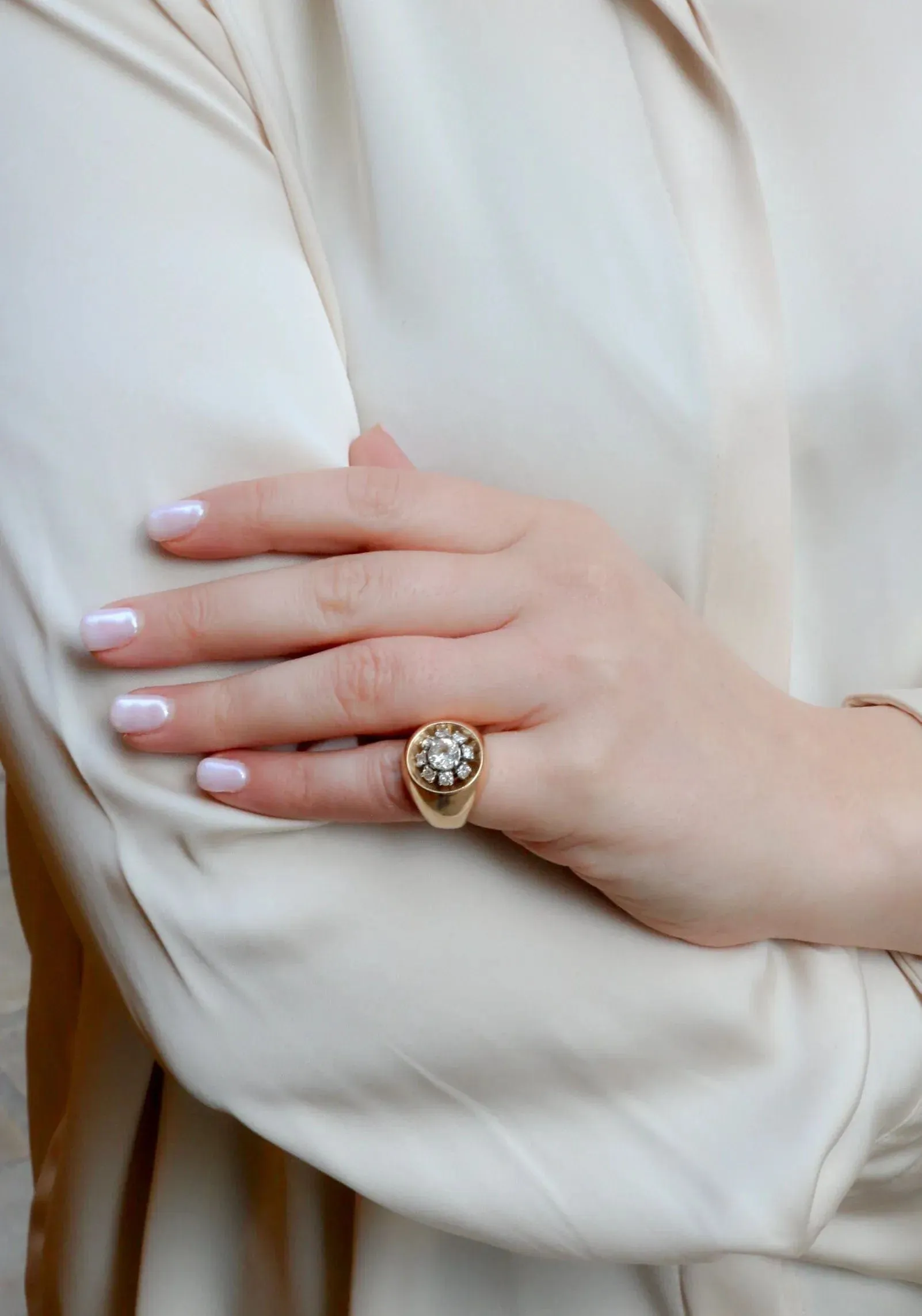 Bague boule en or et diamants sold by 58 Facettes product image thumbnail 2