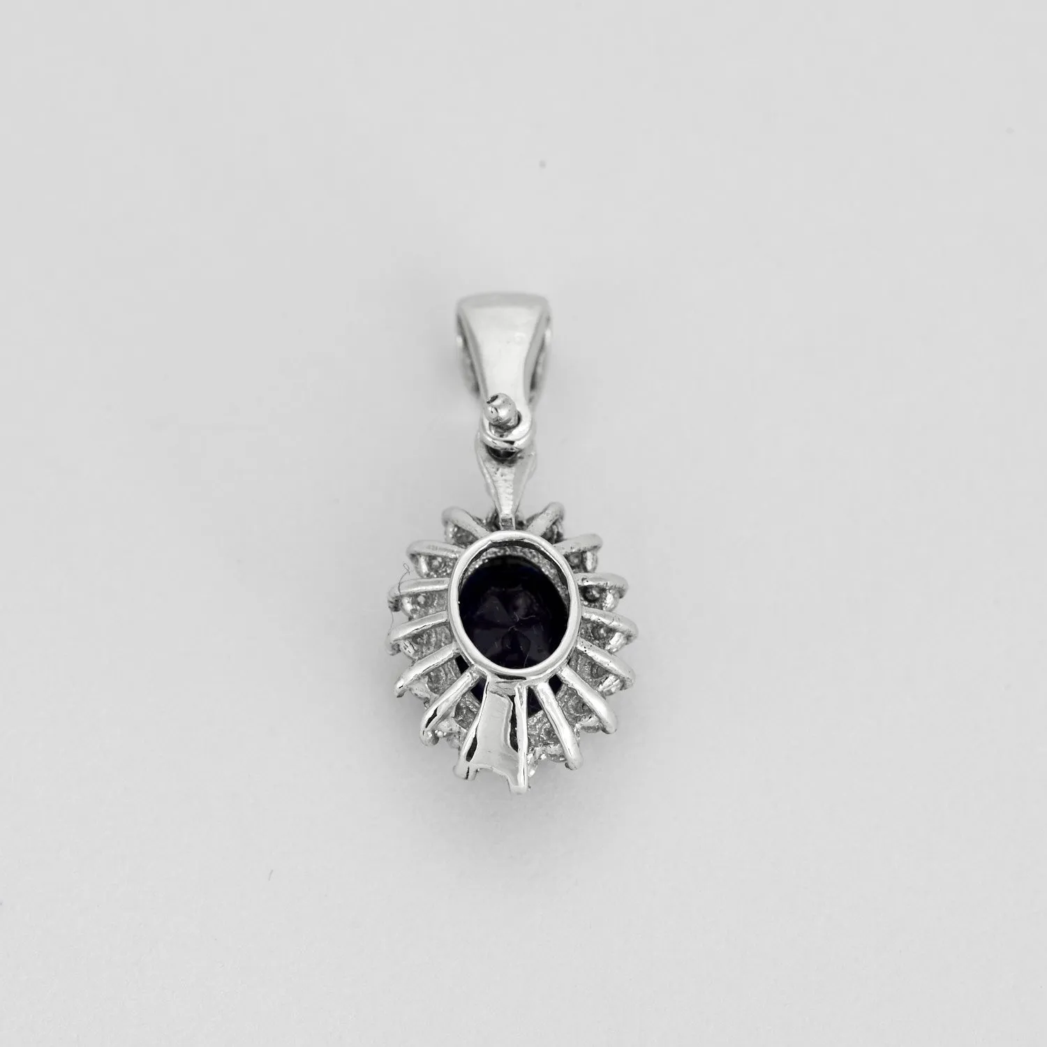 Pendentif en or gris saphir et diamants sold by 58 Facettes product image thumbnail 3