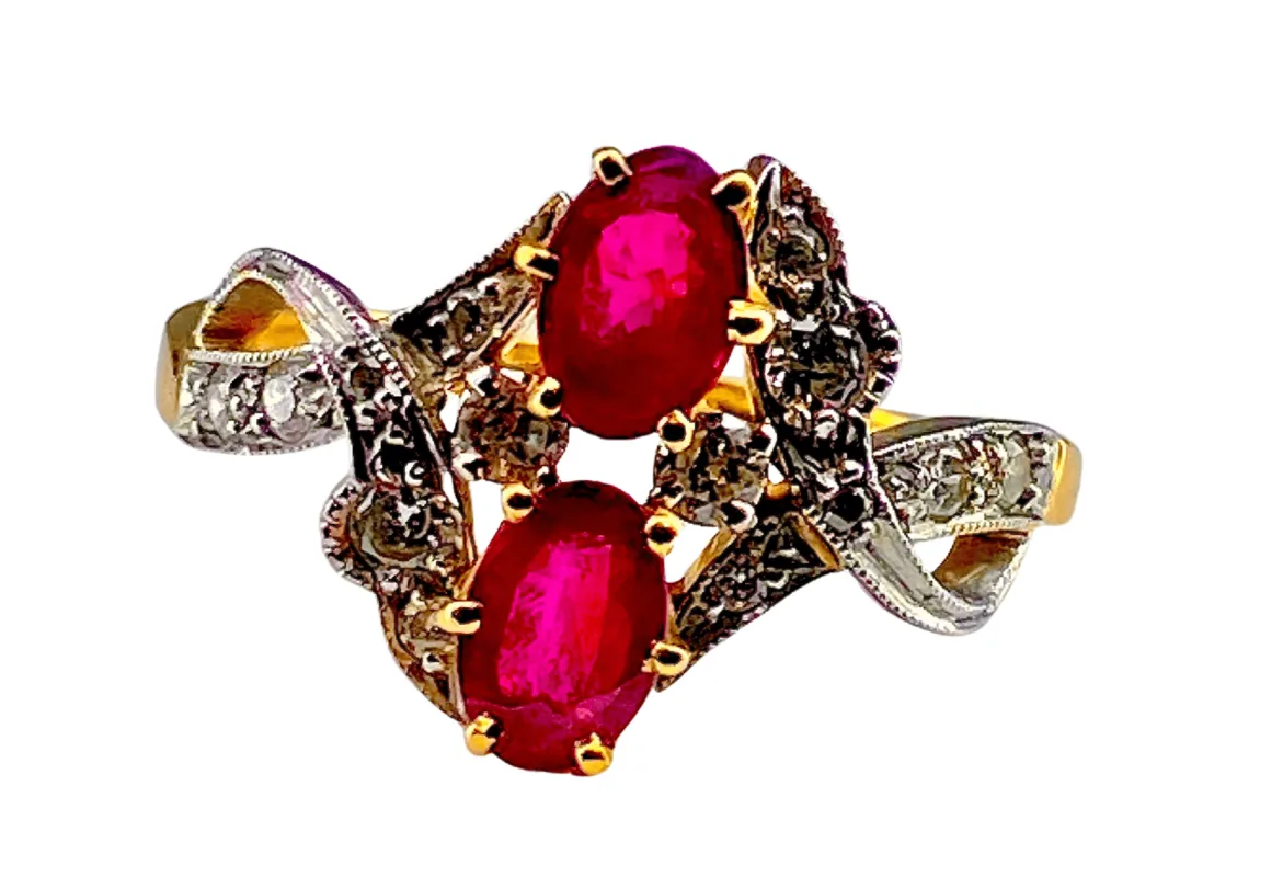 Bague en or 18 carats et platine en rubis et diamants sold by 58 Facettes