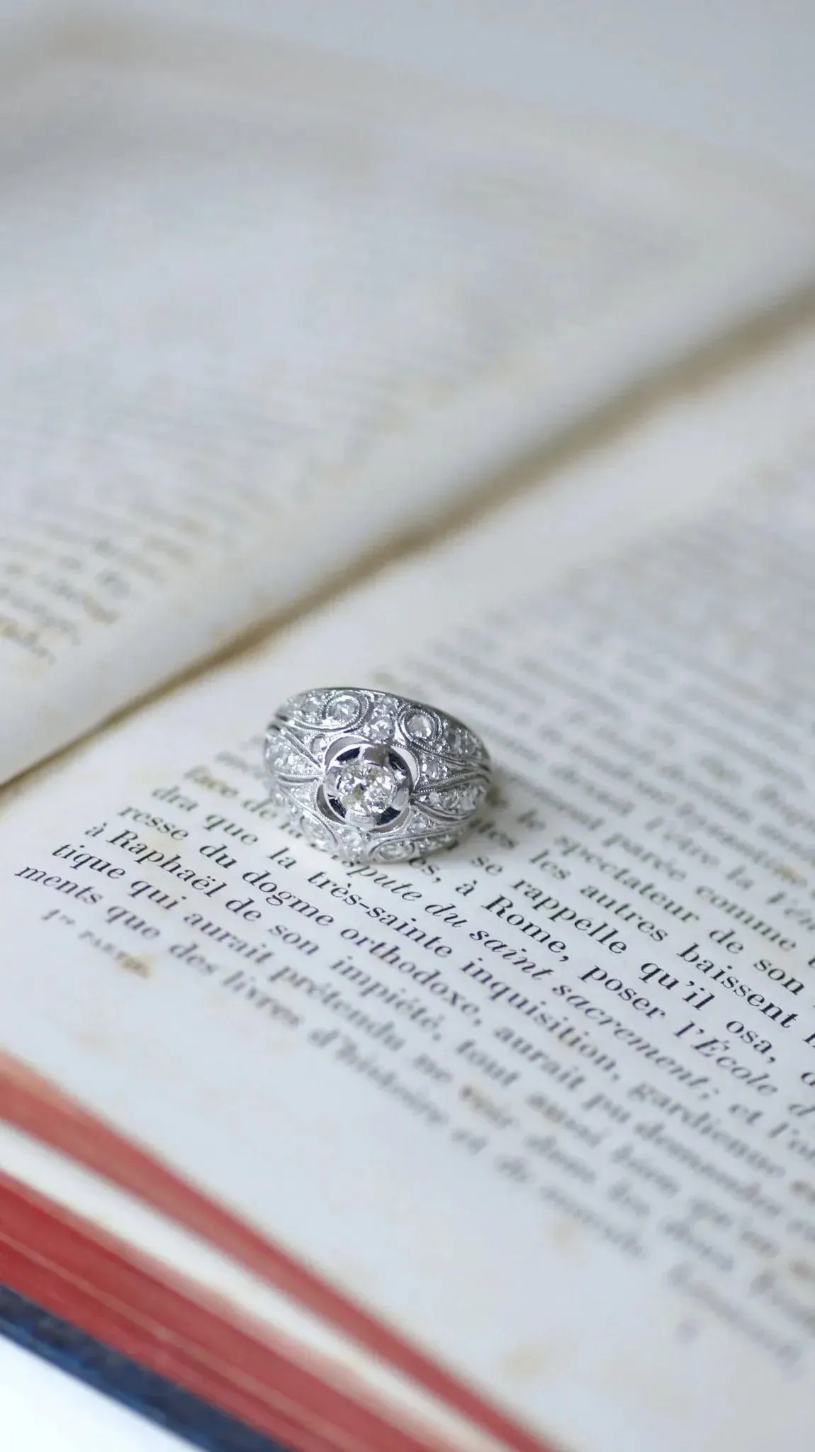 Bague dôme Art Déco Or blanc Platine Diamants sold by 58 Facettes product image thumbnail 4