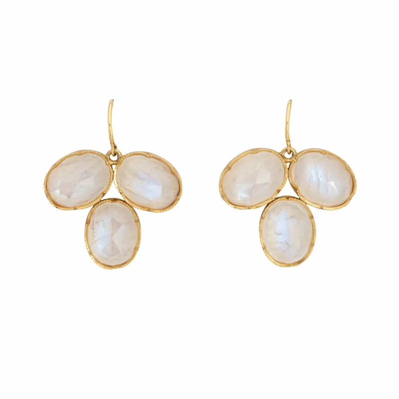 Irene Neuwirth Boucles d'oreilles en pierre de lune sold by 58 Facettes