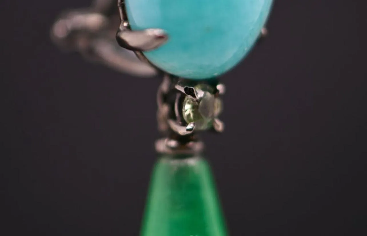 Boucles d'oreilles en or noir avec embellissements d'amazonite, de jade et de saphir sold by 58 Facettes product image thumbnail 3