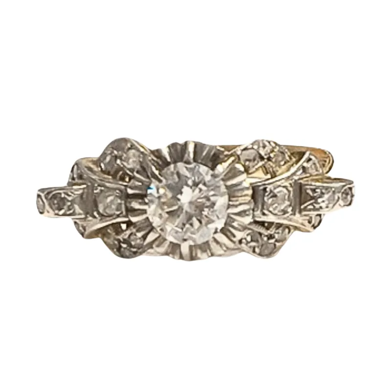 Bague de style ART DECO en or et platine vues avec diamants sold by 58 Facettes