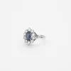 Bague marguerite en or gris, saphir et diamants sold by 58 Facettes