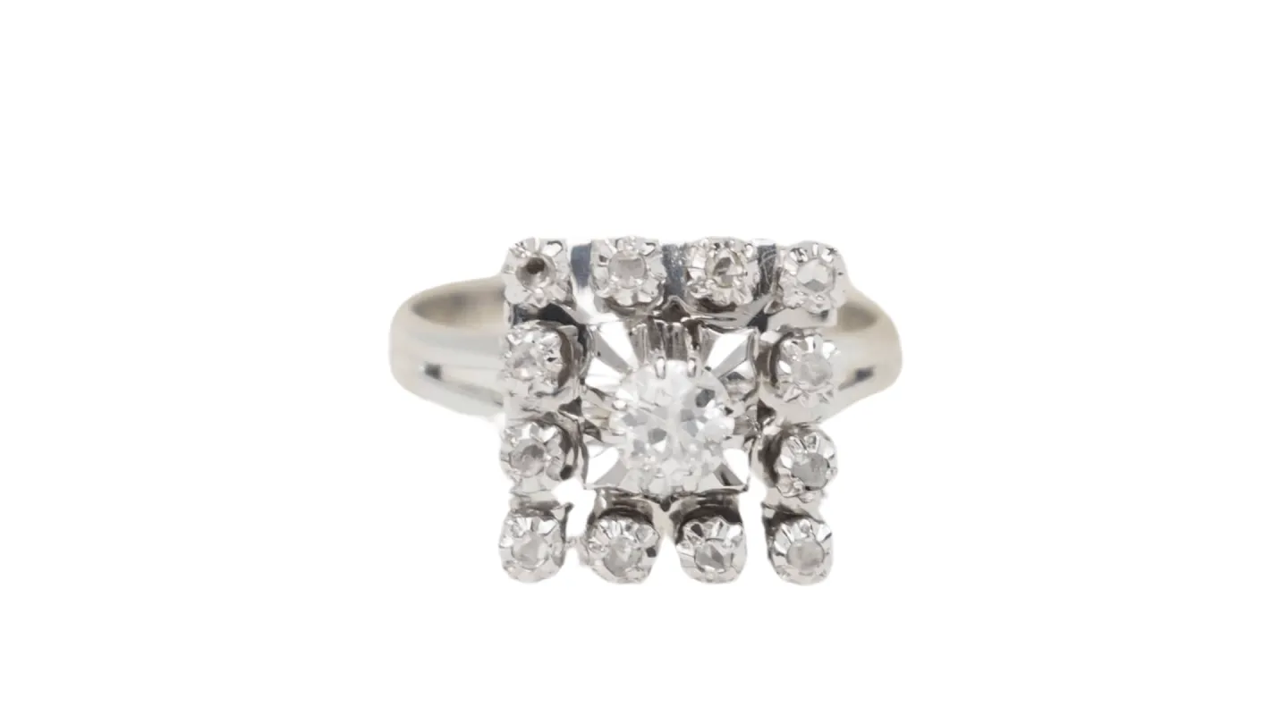Bague entourage en or blanc et diamants sold by 58 Facettes