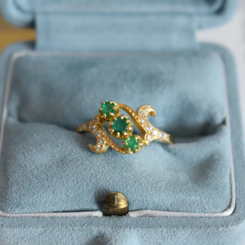 Bague Vintage or émeraudes et diamants sold by 58 Facettes