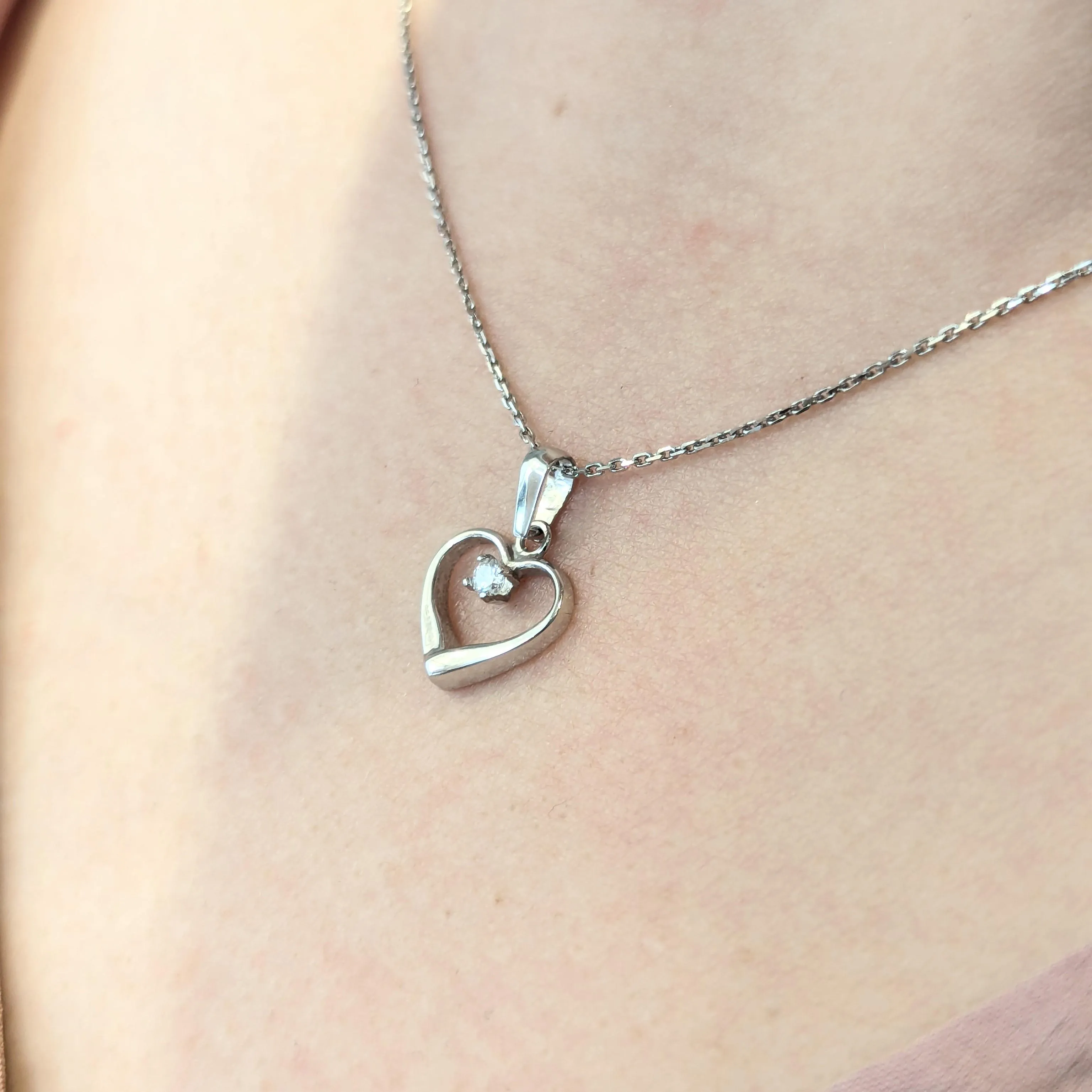 Collier cœur en or blanc et diamant sold by 58 Facettes product image thumbnail 2