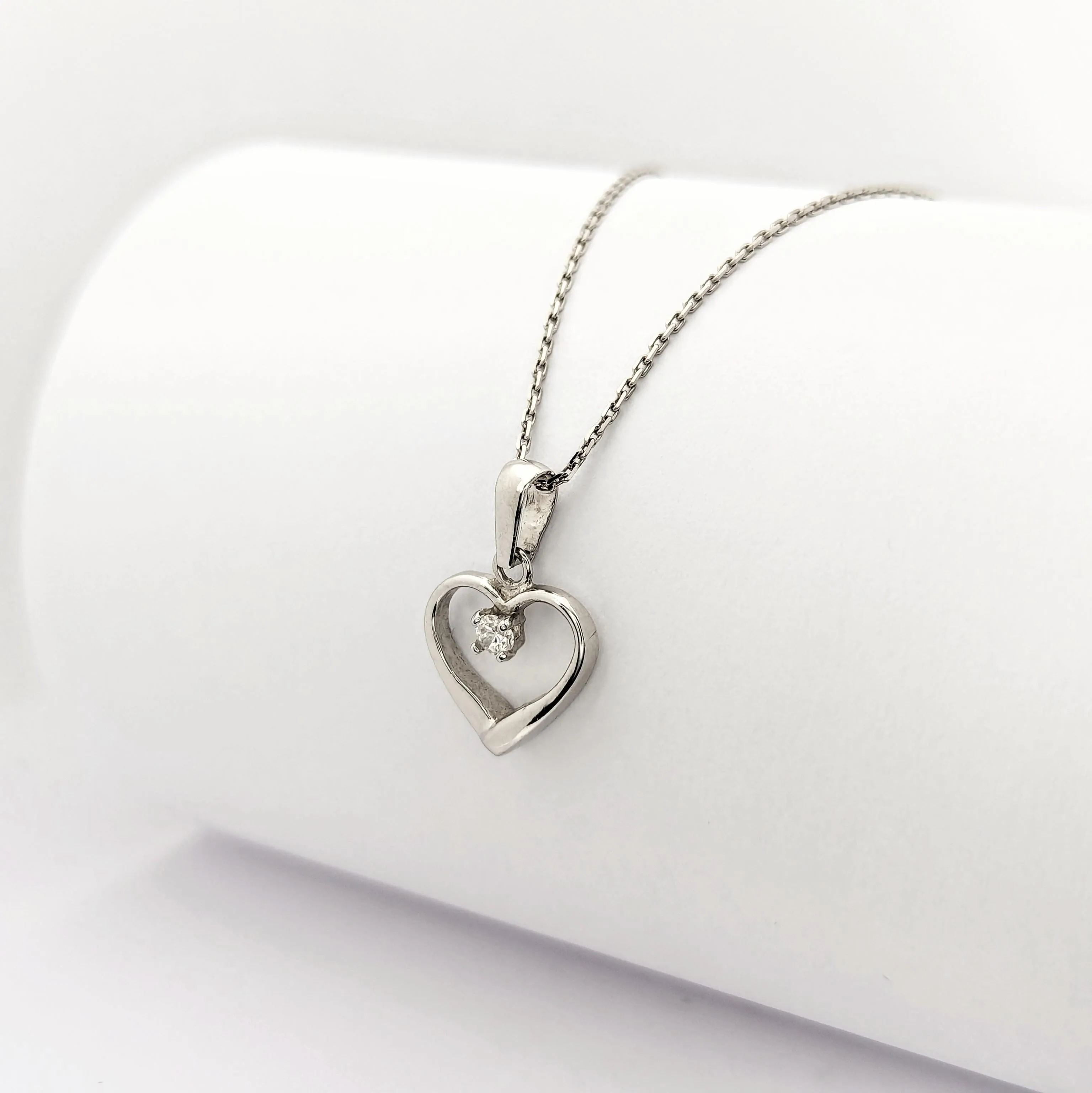 Collier cœur en or blanc et diamant sold by 58 Facettes product image thumbnail 5