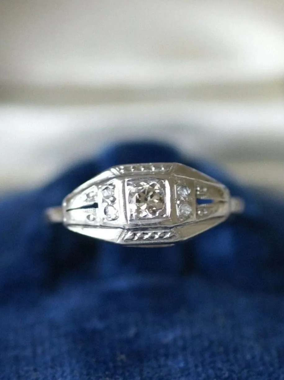 Bague Art Déco Bandeau, Diamants sold by 58 Facettes product image thumbnail 4