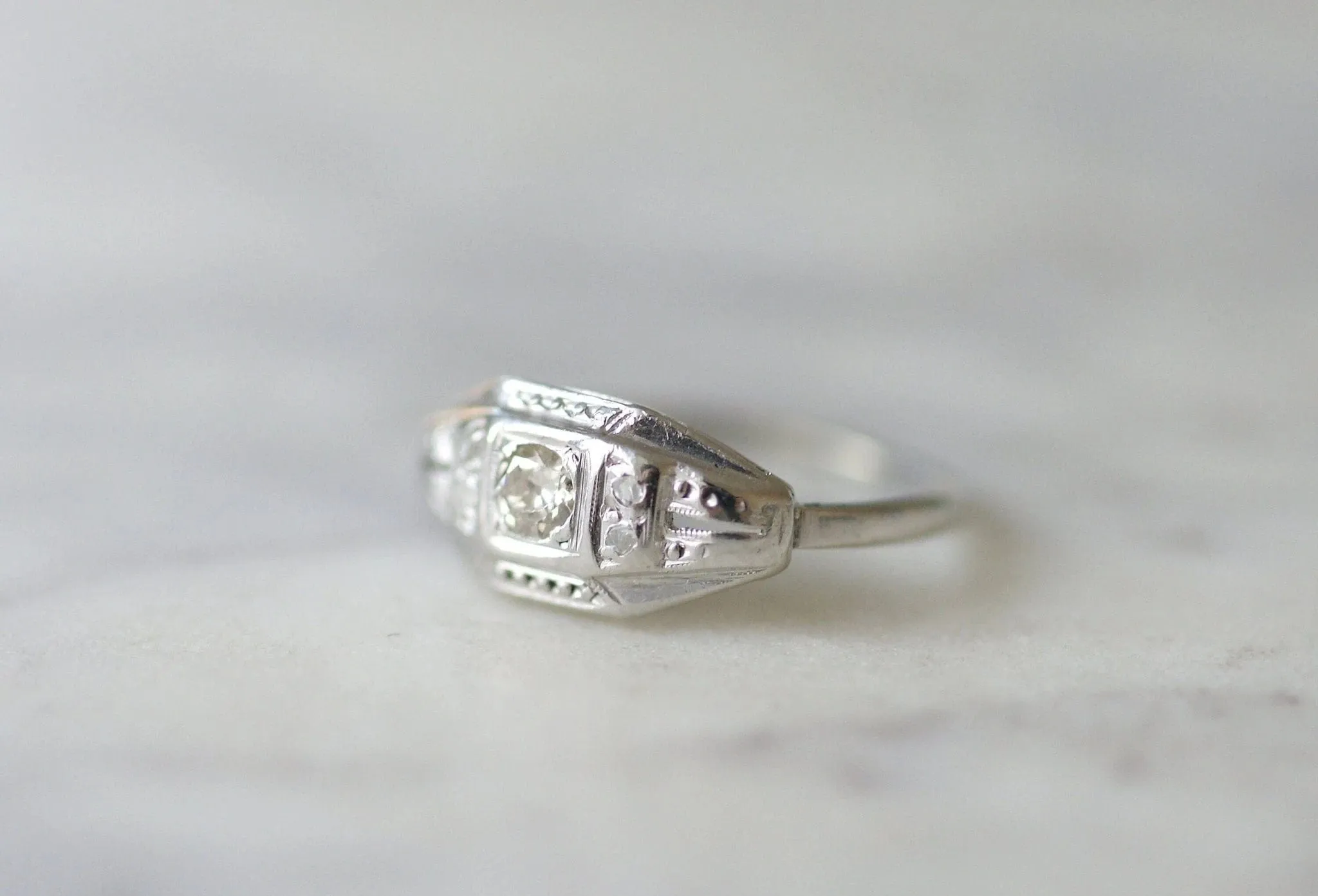 Bague Art Déco Bandeau, Diamants sold by 58 Facettes product image thumbnail 2