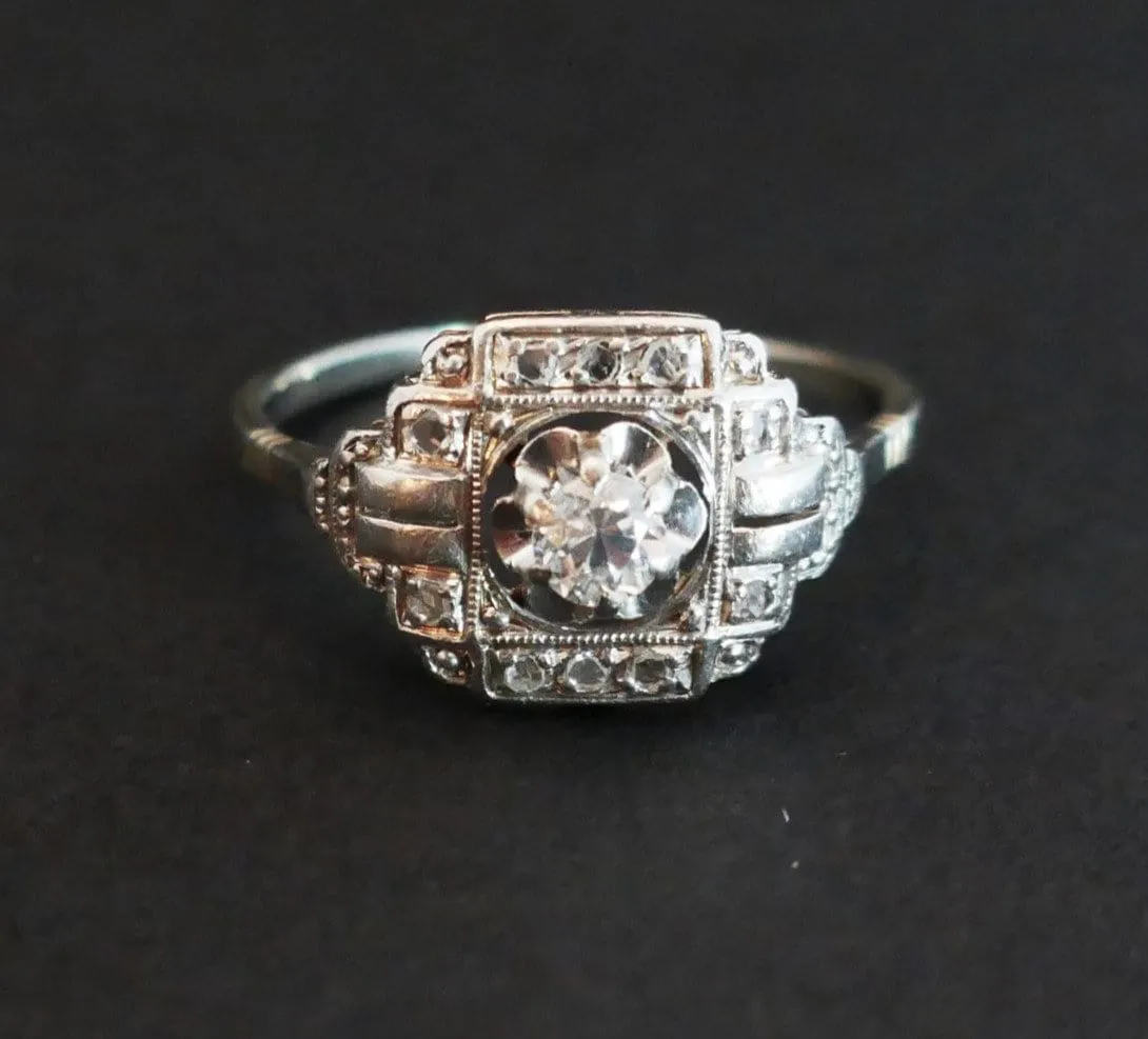 Bague Art déco sertie de diamants en or blanc 18 carats et platine sold by 58 Facettes product image thumbnail 2