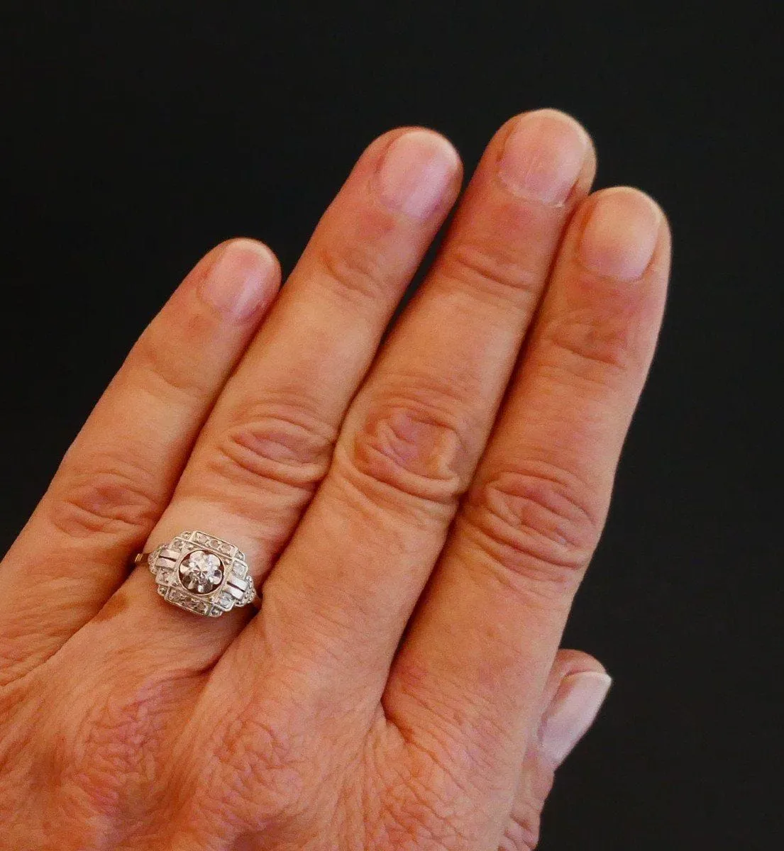 Bague Art déco sertie de diamants en or blanc 18 carats et platine sold by 58 Facettes product image thumbnail 3