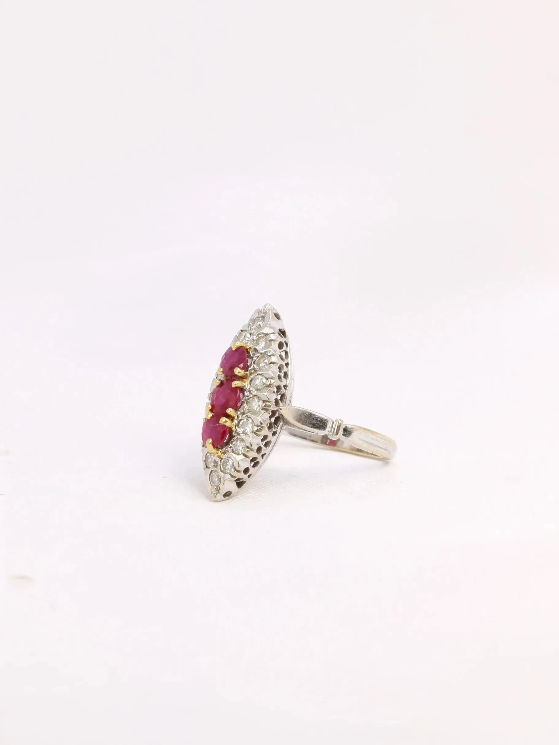 Bague marquise vintage rubis et diamants sold by 58 Facettes product image thumbnail 3
