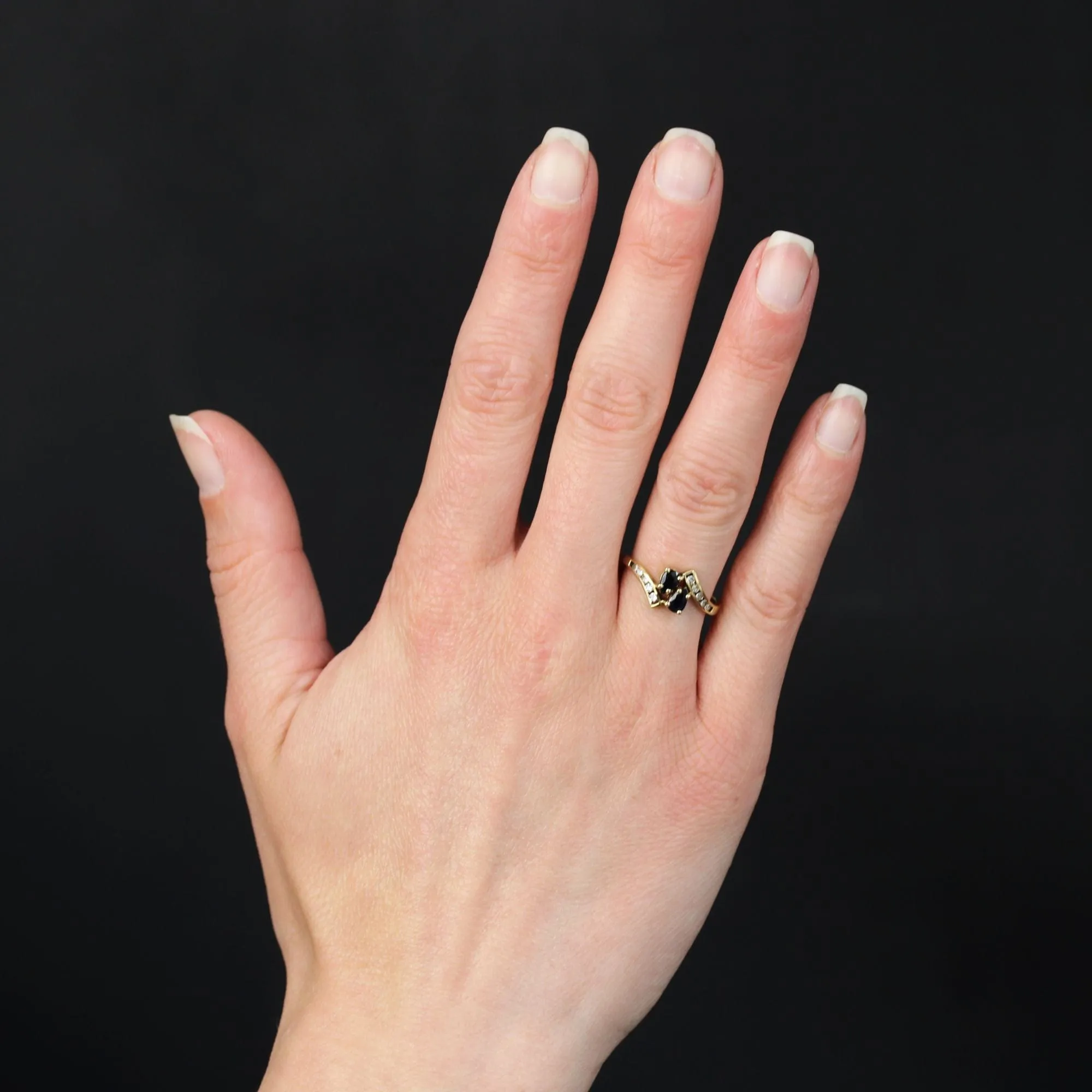 Bague moderne Toi et Moi saphirs bleus et blancs sold by 58 Facettes product image thumbnail 2