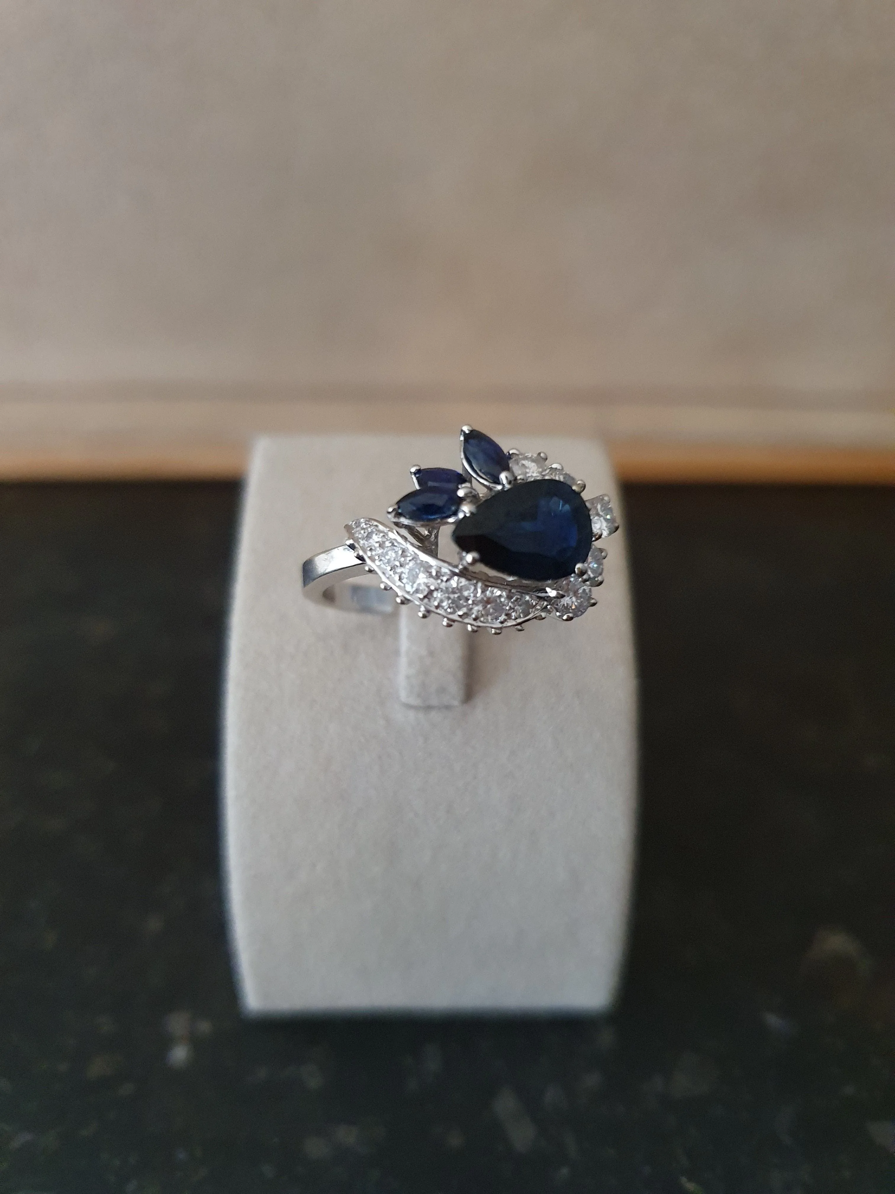 Bague Or Blanc Saphirs Diamants sold by 58 Facettes product image thumbnail 3