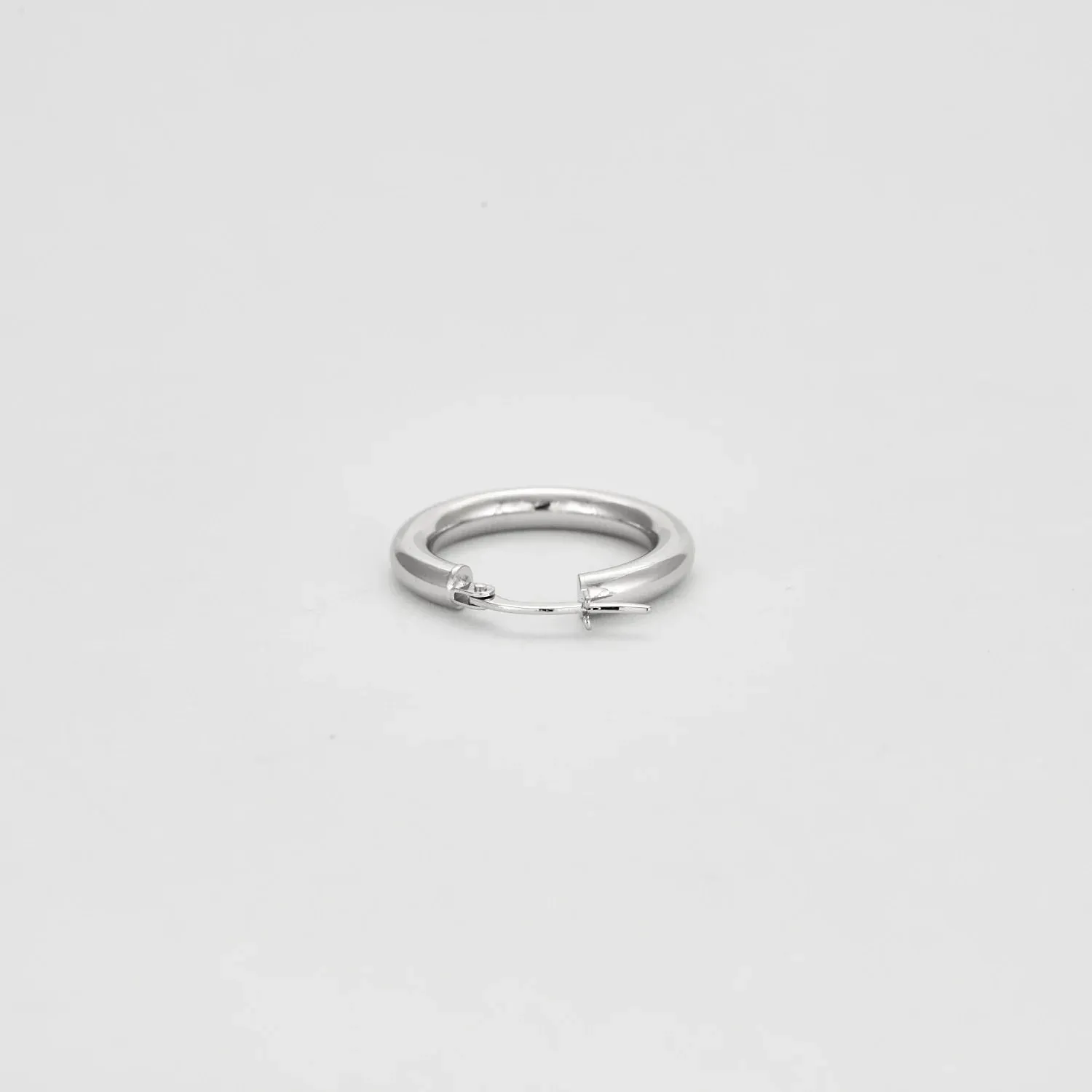 Bouches D'oreilles Créoles Or Blanc sold by 58 Facettes product image thumbnail 5